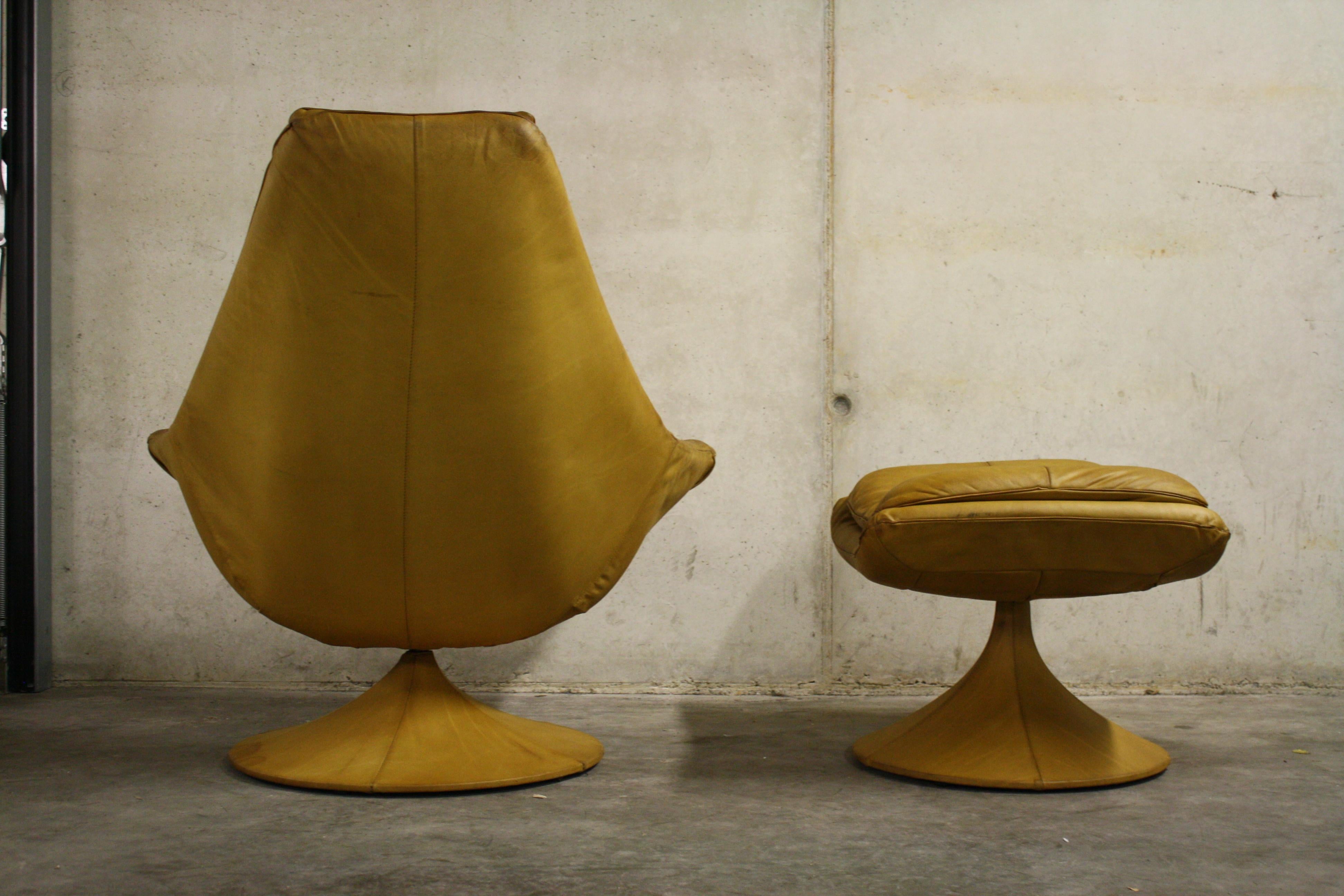 Vintage Leather Swivel Chair and Ottoman by Gerard Van Den Berg, 1970s 7