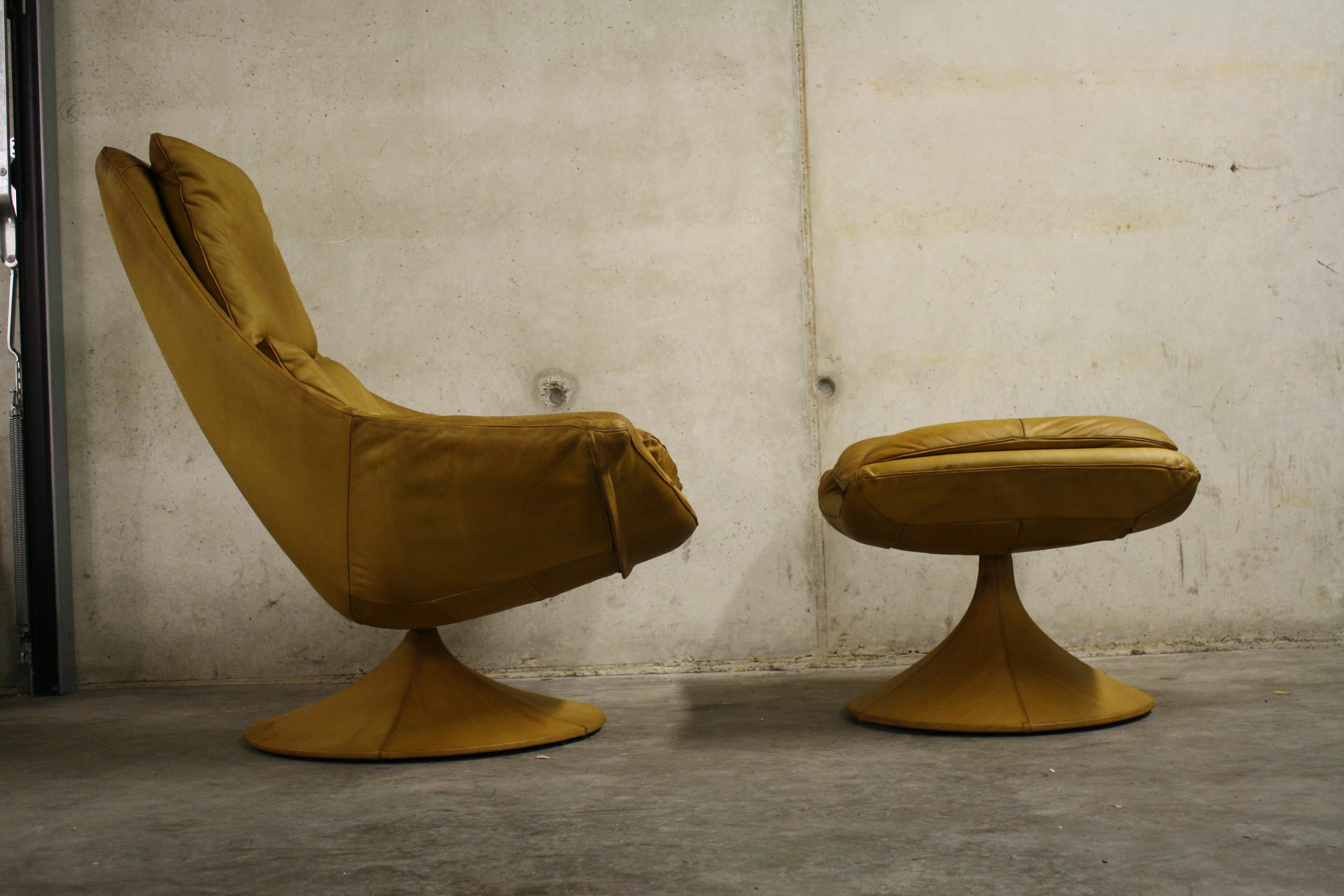 Vintage Leather Swivel Chair and Ottoman by Gerard Van Den Berg, 1970s 8