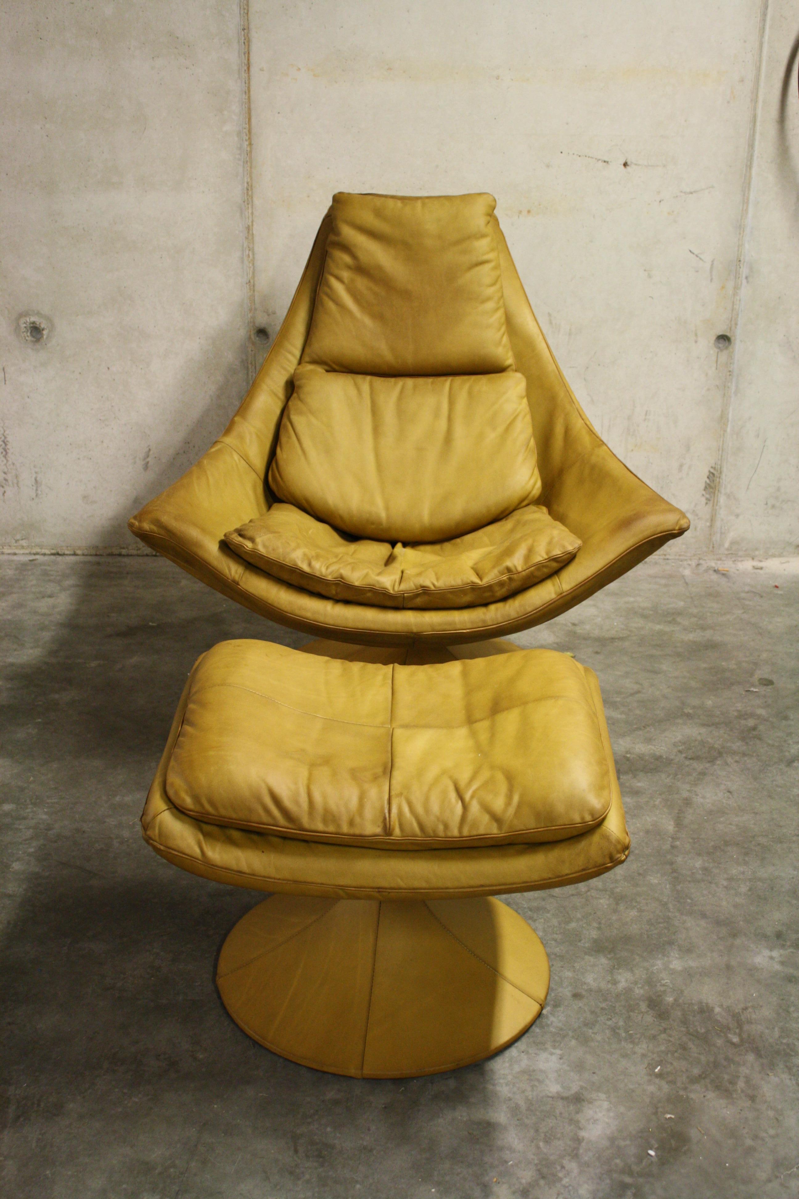 Vintage Leather Swivel Chair and Ottoman by Gerard Van Den Berg, 1970s 10