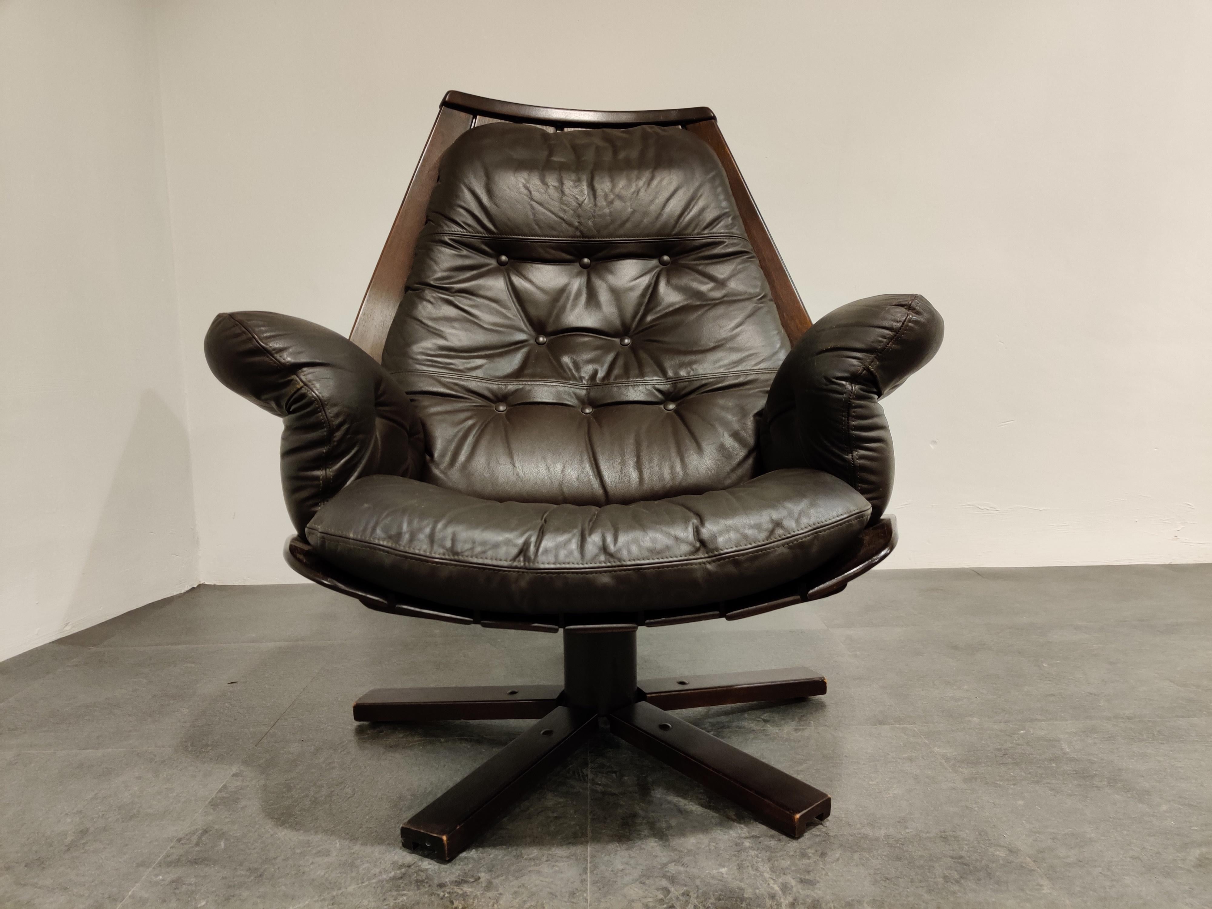 Mid-20th Century Vintage Leather Swivel Chair Attributed to Hans Brattrud, 1960s