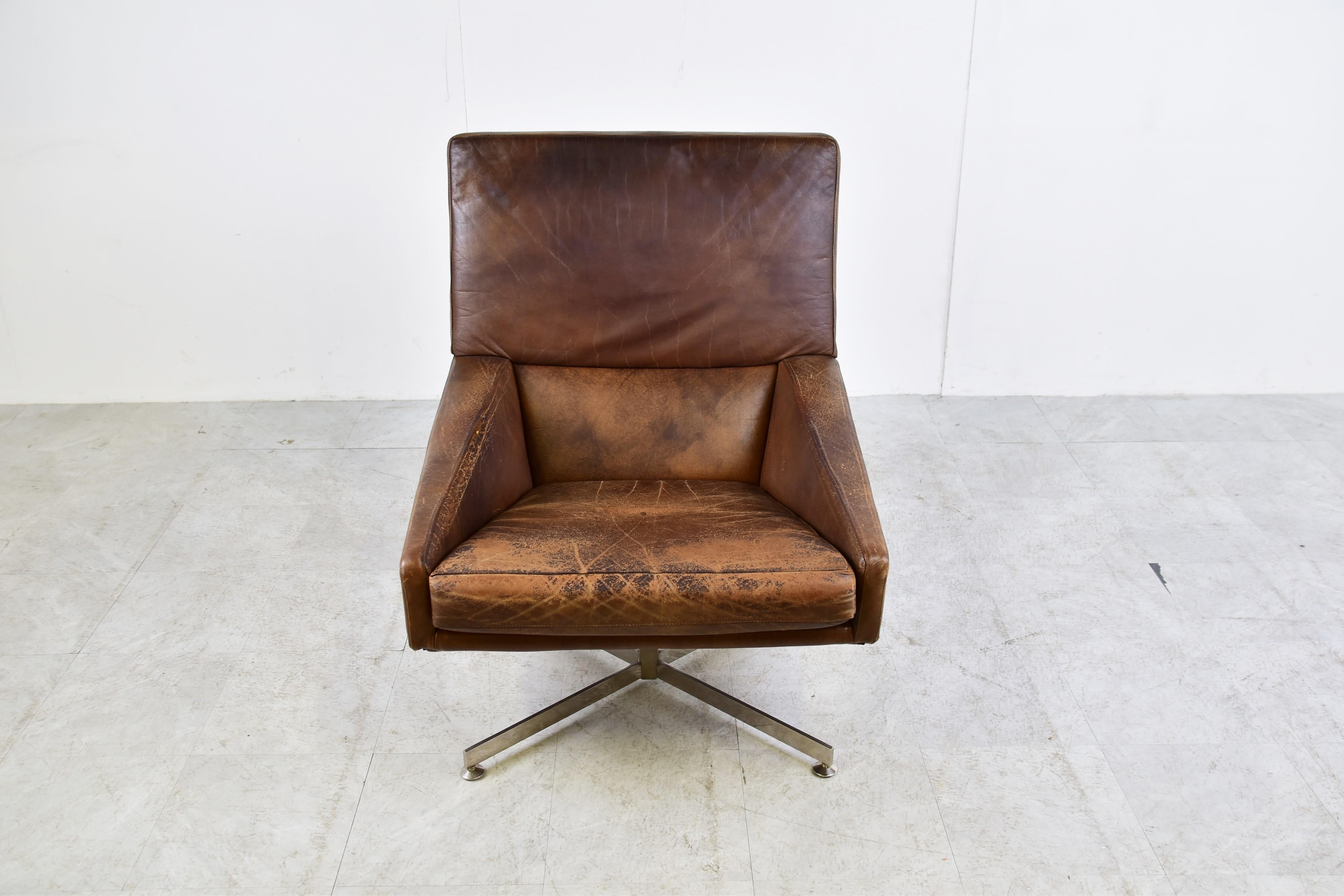 Mid-Century Modern Vintage Leather Swivel Chair by Beaufort, 1960s