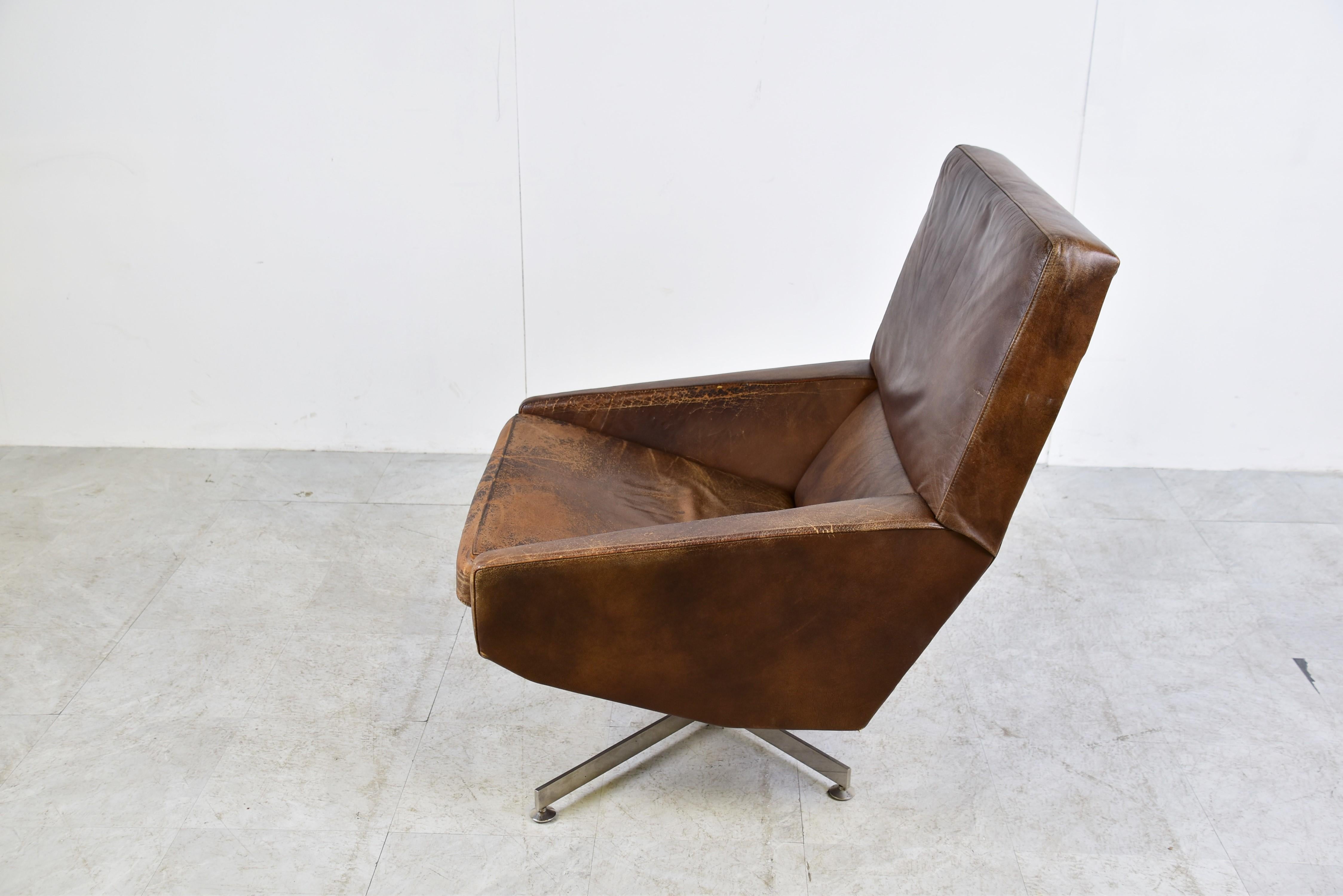 Mid-20th Century Vintage Leather Swivel Chair by Beaufort, 1960s