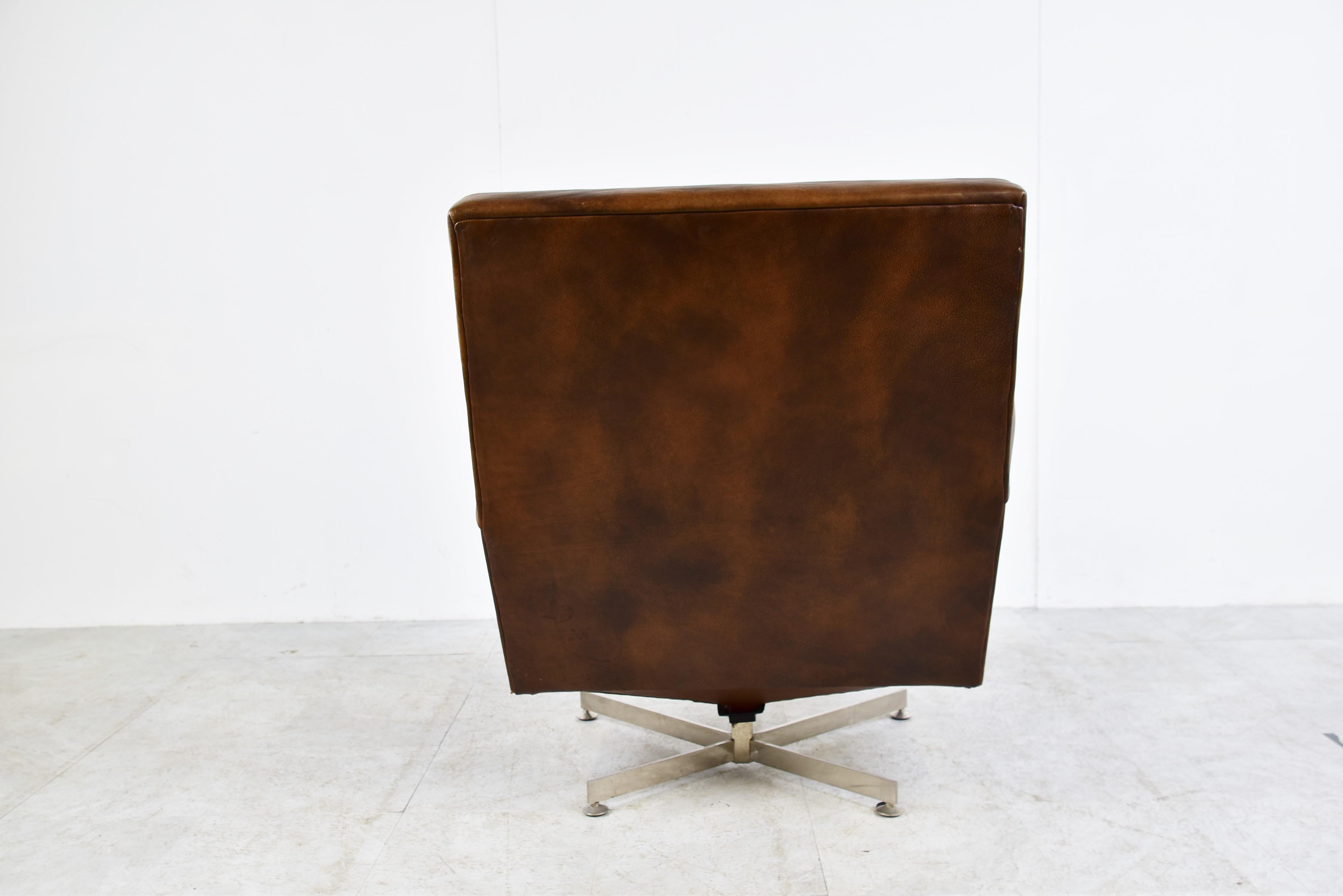 Vintage Leather Swivel Chair by Beaufort, 1960s 2