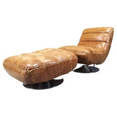Chaise pivotante vintage en cuir avec tabouret, 1970