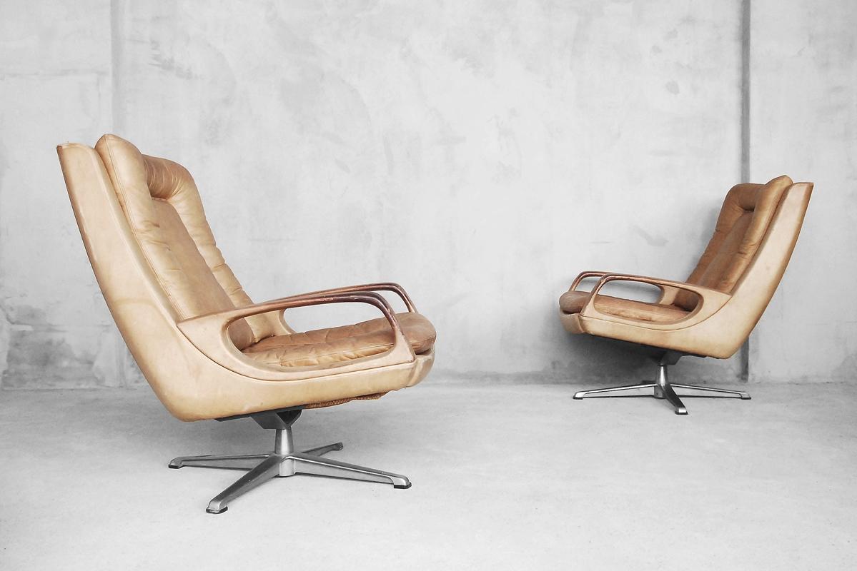 German Set of Vintage Mid-Century Modern Brown Leather Swivel Chairs by Carl Straub For Sale