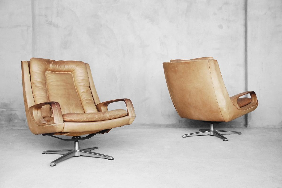 Mid-20th Century Set of Vintage Mid-Century Modern Brown Leather Swivel Chairs by Carl Straub For Sale
