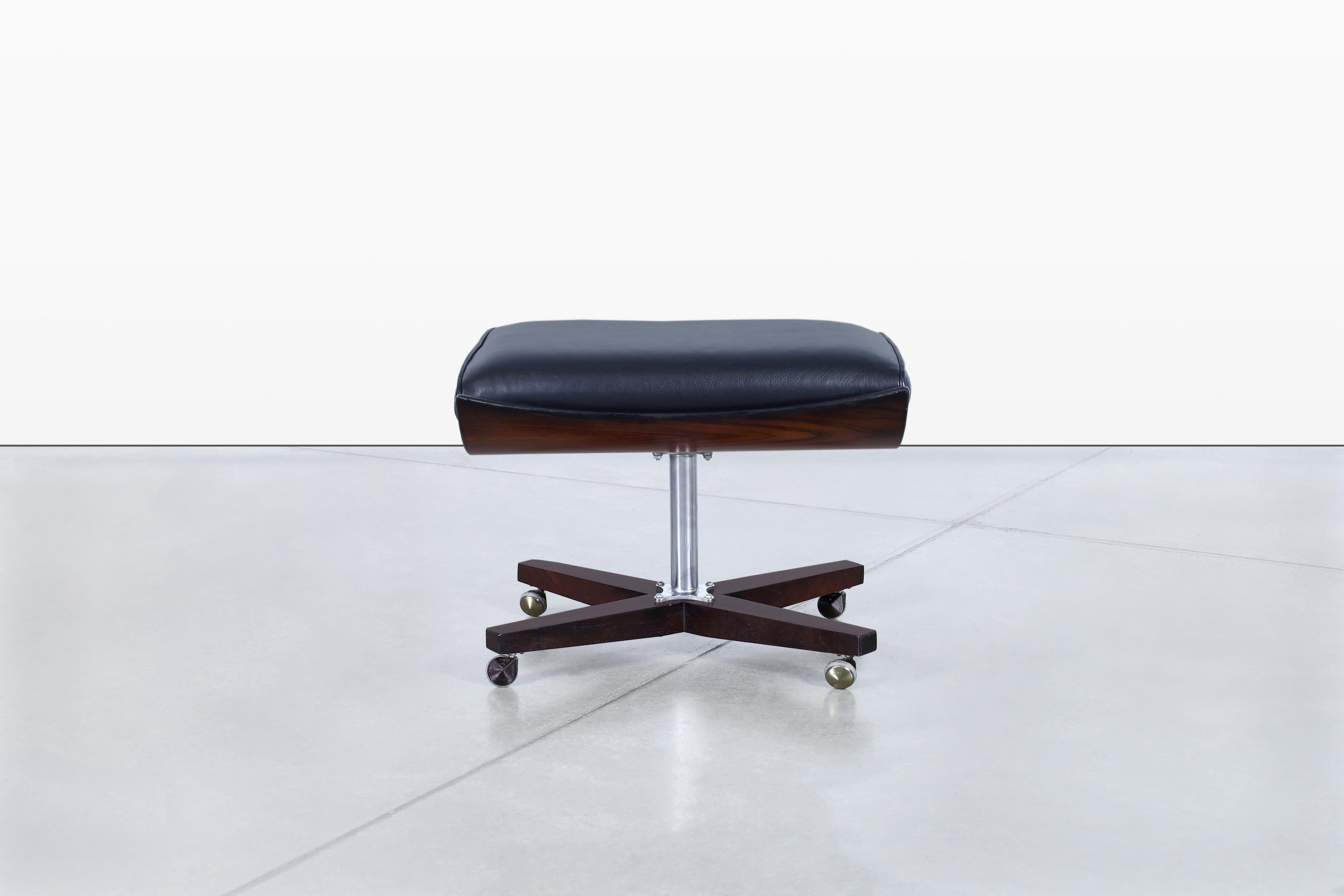 Vintage Leather Swivel Lounge Chair and Ottoman by G-Plan For Sale 6