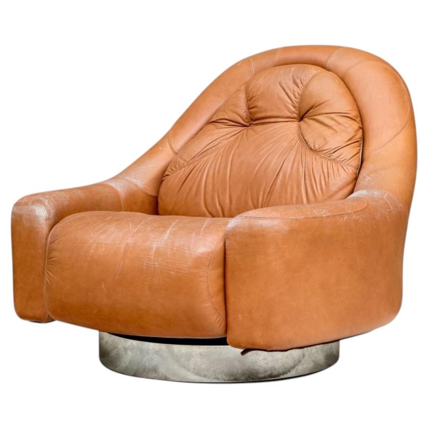 Vintage Leather Swivel Lounge Chair Attributed To Guido Faleschini For Mariani For Sale