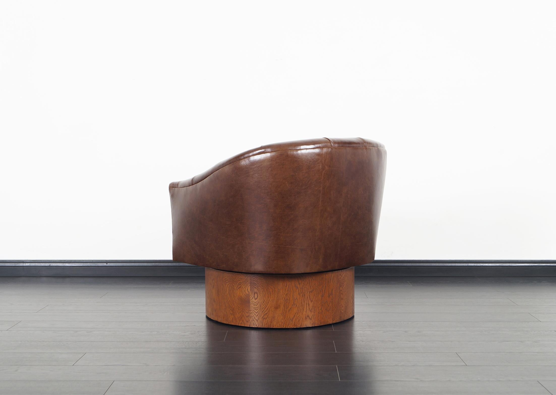 Vintage Leather Swivel Lounge Chairs by Milo Baughman 4