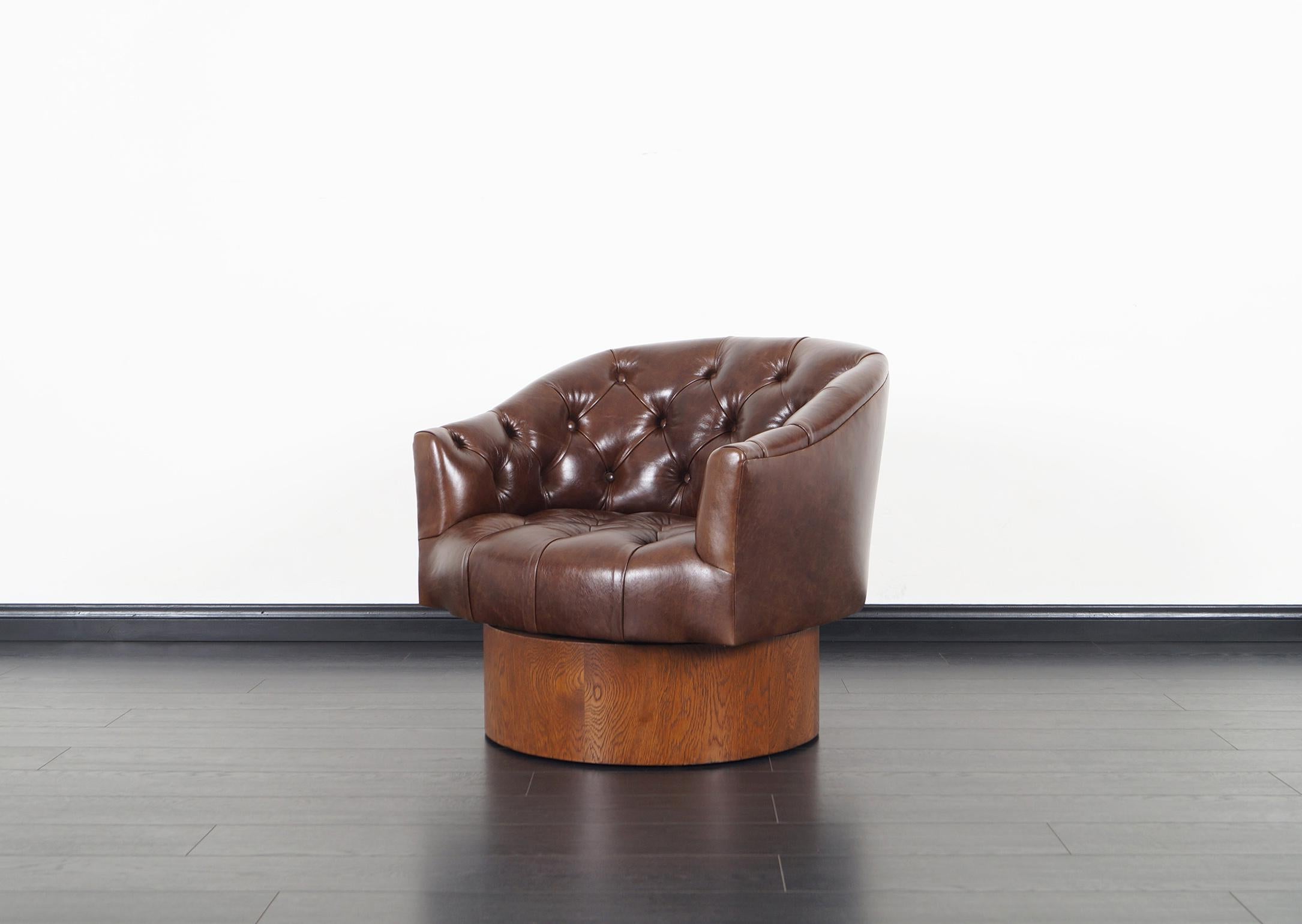Mid-20th Century Vintage Leather Swivel Lounge Chairs by Milo Baughman