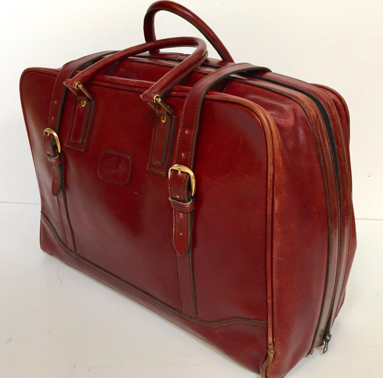 Vintage Leather Travel Bag &quot;La Bagagerie Paris&quot; Burgundy Bordeaux Luggage 1970 For Sale at 1stdibs