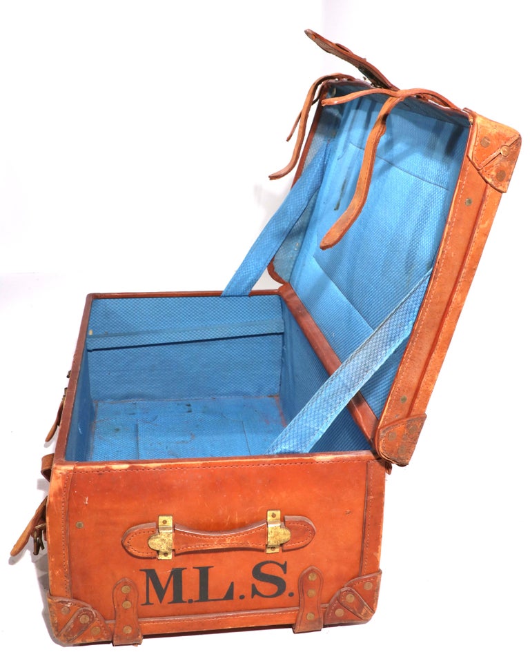 Vintage Leather Trunk For Sale at 1stDibs