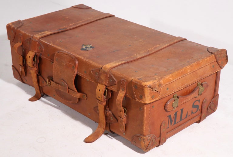 Vintage Leather Trunk For Sale at 1stDibs
