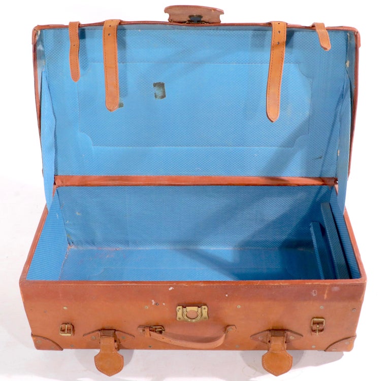 Vintage Leather Trunk For Sale at 1stDibs