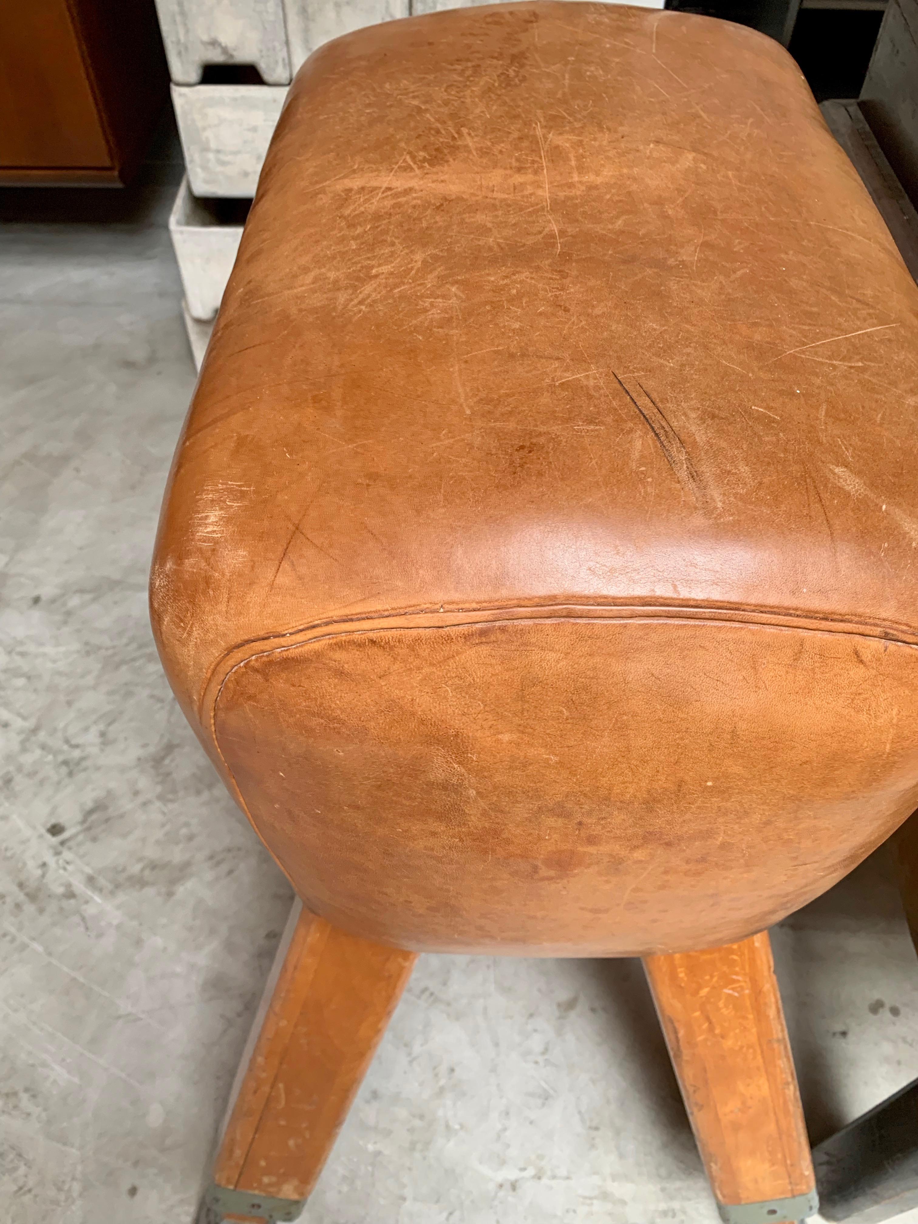 Vintage Leather Vaulting Horse In Good Condition In Los Angeles, CA