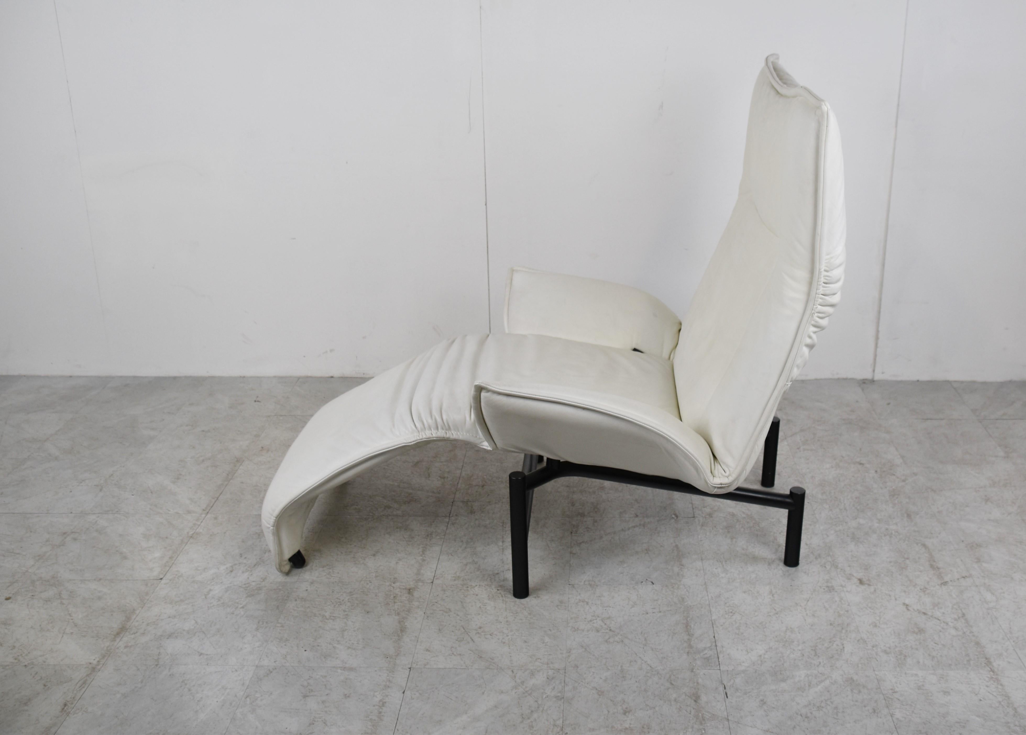 Vintage Leather Veranda Lounge Chair by Vico Magistretti for Cassina, 1980s 7