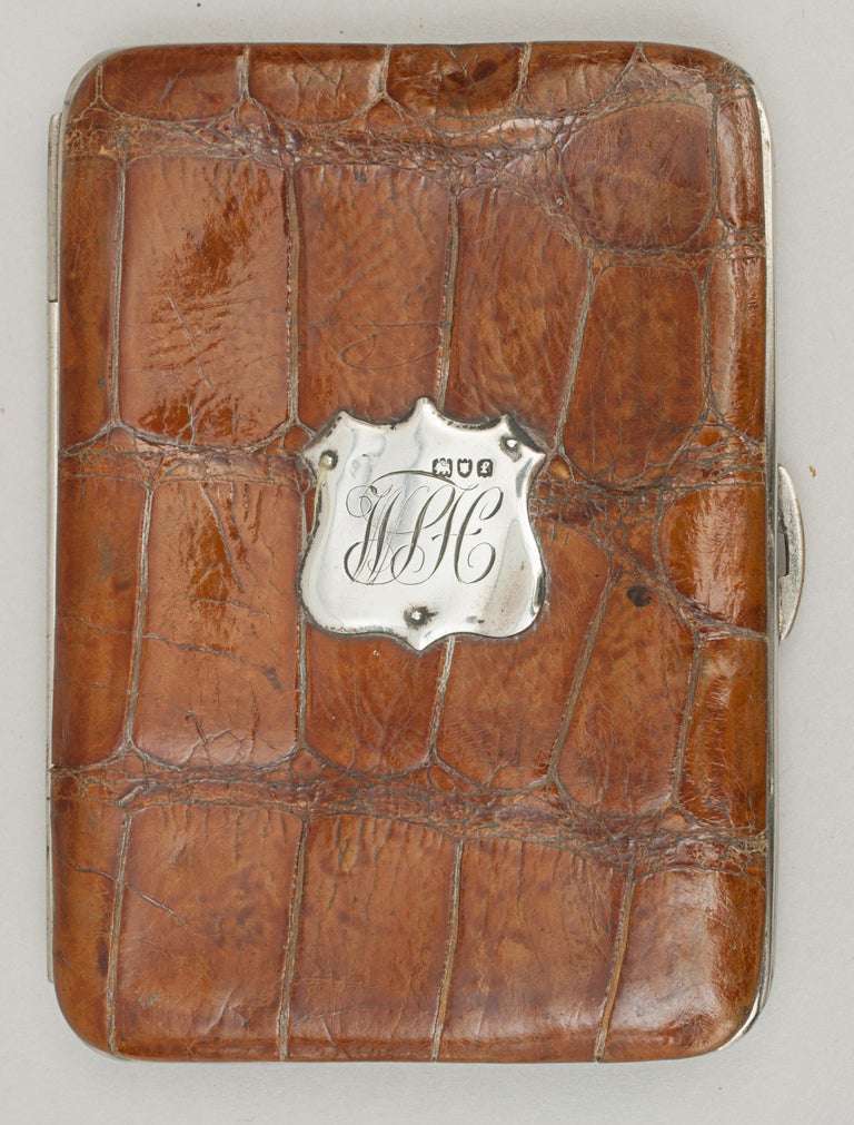 Vintage Leather Wallet with Soft Interior Calf Skin with Silver Mounts For Sale 2