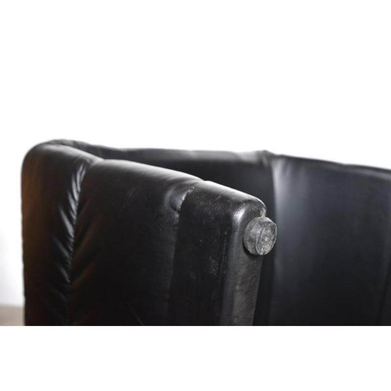 Sillón vintage de polipiel, años 70

Diseño Vintage
Silla de polipiel negra.

Más información:
Materiales: Polipiel
Color: Negro
Periodo de diseño: 1970 a 1979
Año: 1970
País de fabricación: Francia
Estilo: Vintage, Space Age
Código del producto: