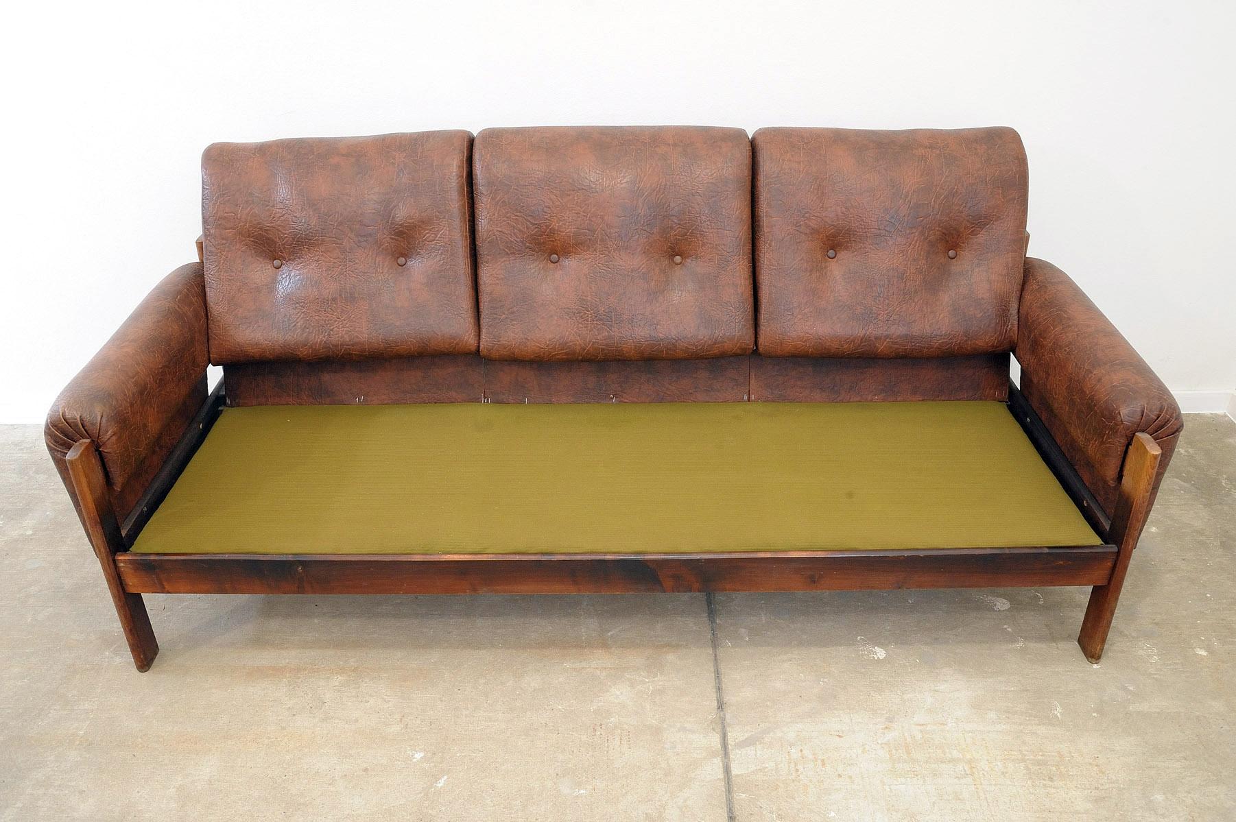 Vintage leatherette living room set, 1970´s, Czechoslovakia For Sale 10