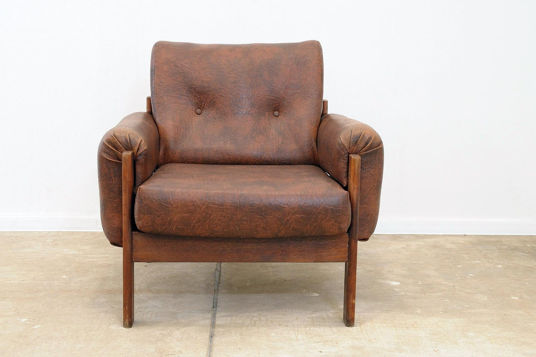 Vintage leatherette living room set, 1970´s, Czechoslovakia For Sale 13