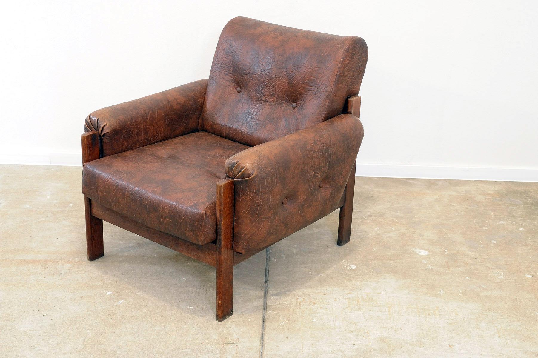 Vintage leatherette living room set, 1970´s, Czechoslovakia For Sale 14