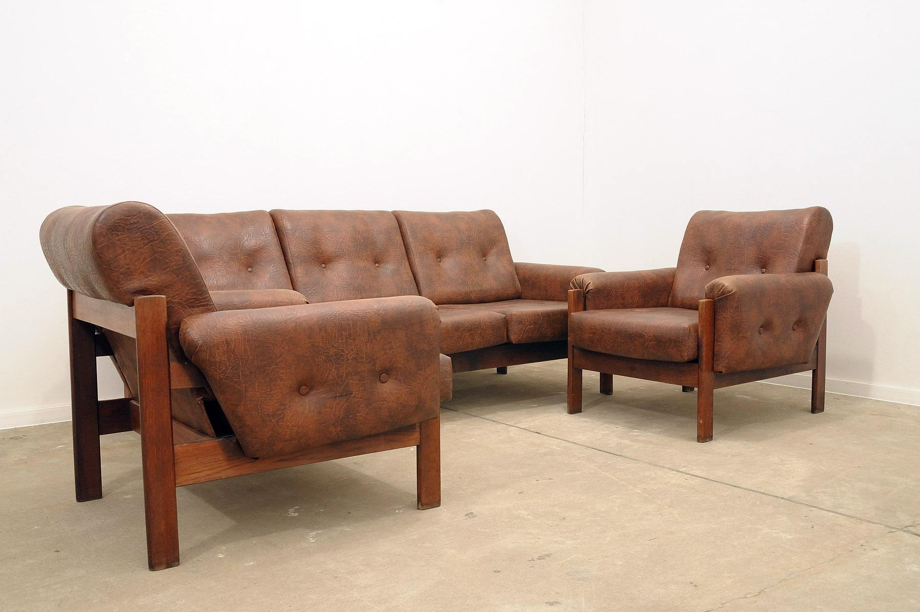 20th Century Vintage leatherette living room set, 1970´s, Czechoslovakia For Sale