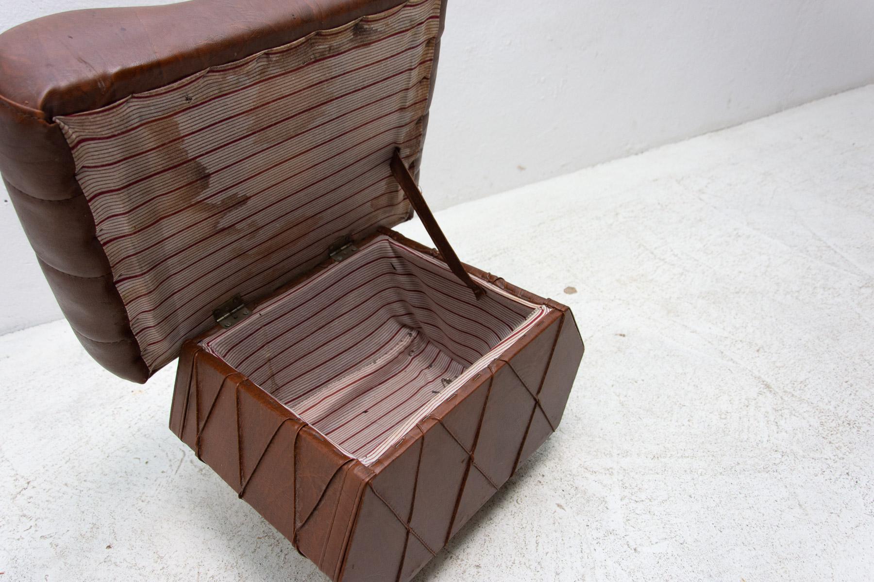 Vintage Leatherette Stool with Storage Space, 1980´S, Czechoslovakia For Sale 5