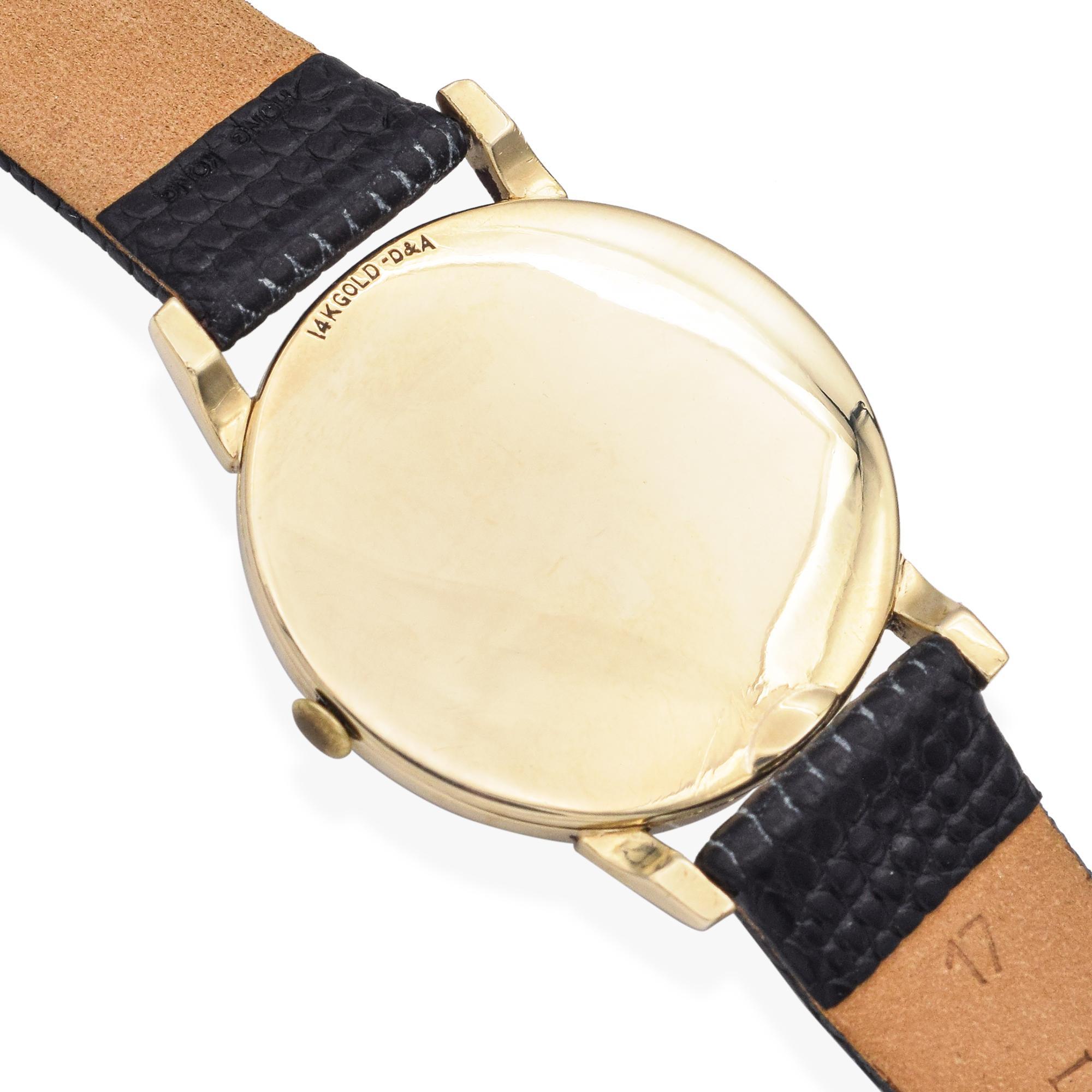 Vintage LeCoultre 14k Yellow Gold Hand Wind Men's Watch Bon état - En vente à New York, NY
