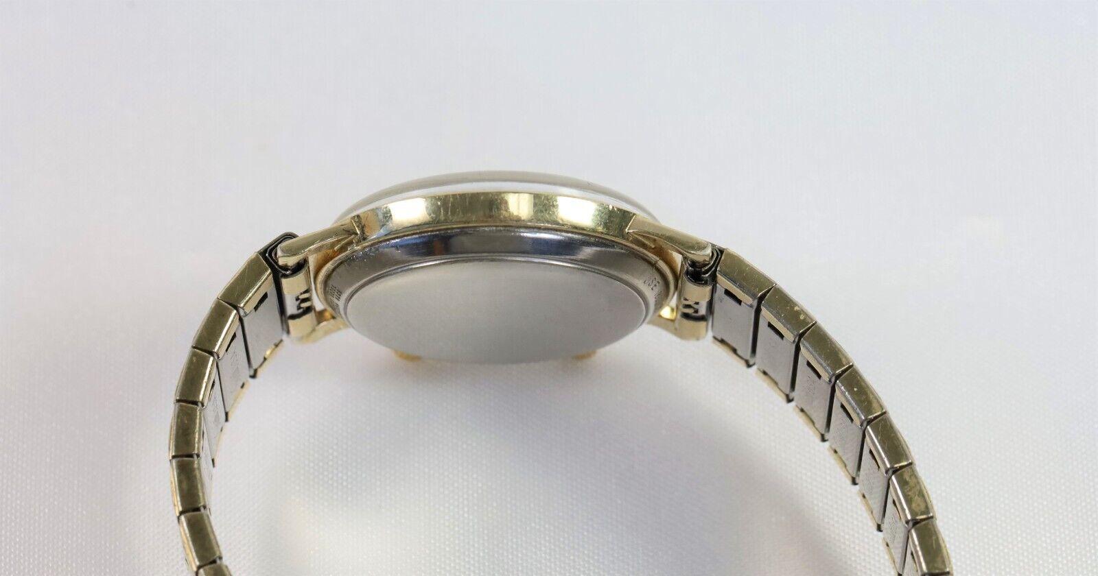 Vintage LeCoultre Memovox 10k Yellow Gold Shell 34mm Roman Dial Automatic Watch im Zustand „Relativ gut“ im Angebot in Providence, RI