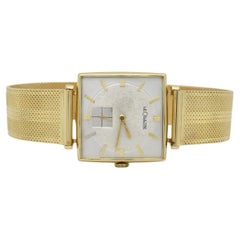 LeCoultre Réf. 635-691 Montre carrée en or massif 14 carats 28 x 28 mm