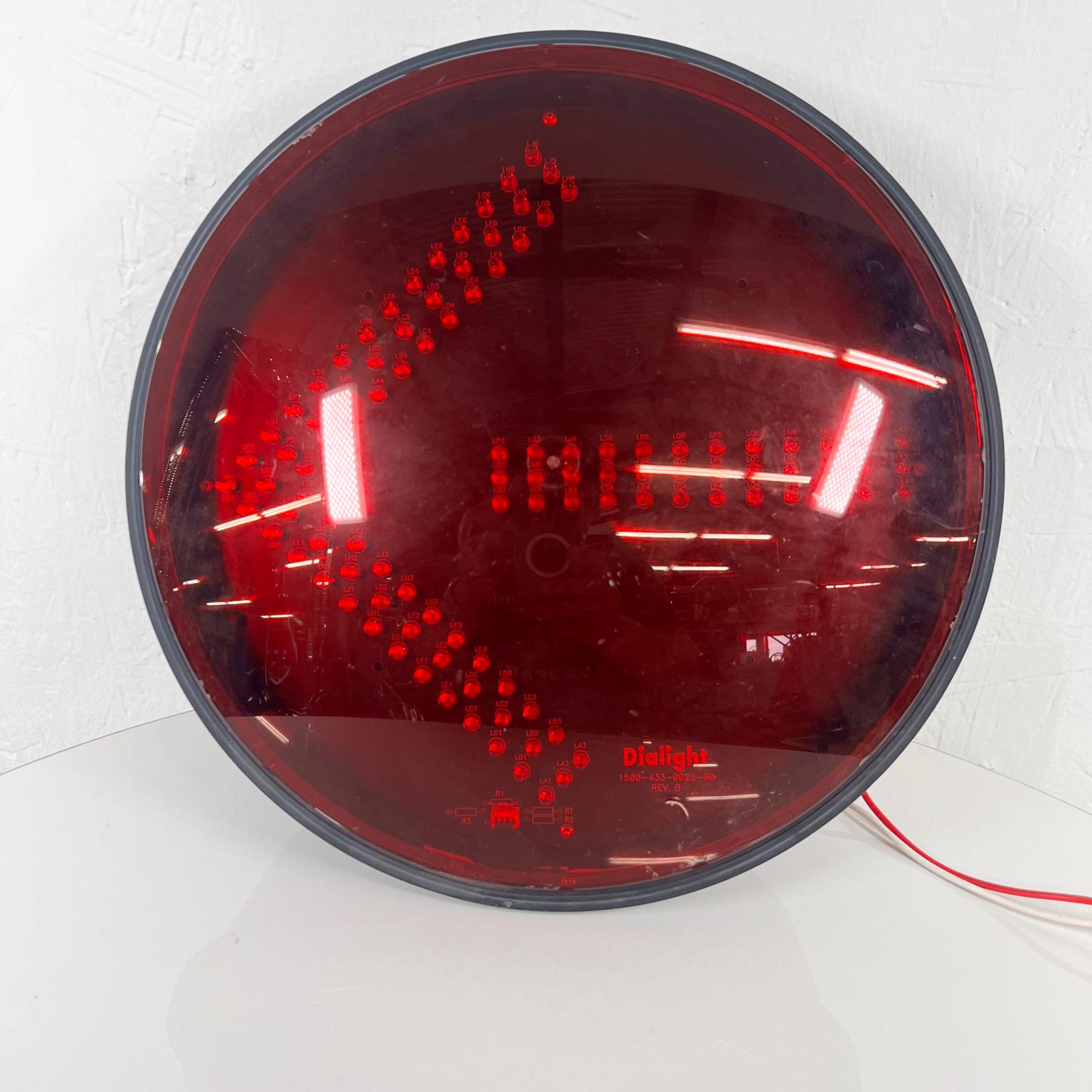 Vintage LED Red Arrow Traffic Signal Light by Dialight Mexico
12 inch
12.25 diameter x 5.25 d
Preowned vintage original unrestored condition.
Refer to all images.