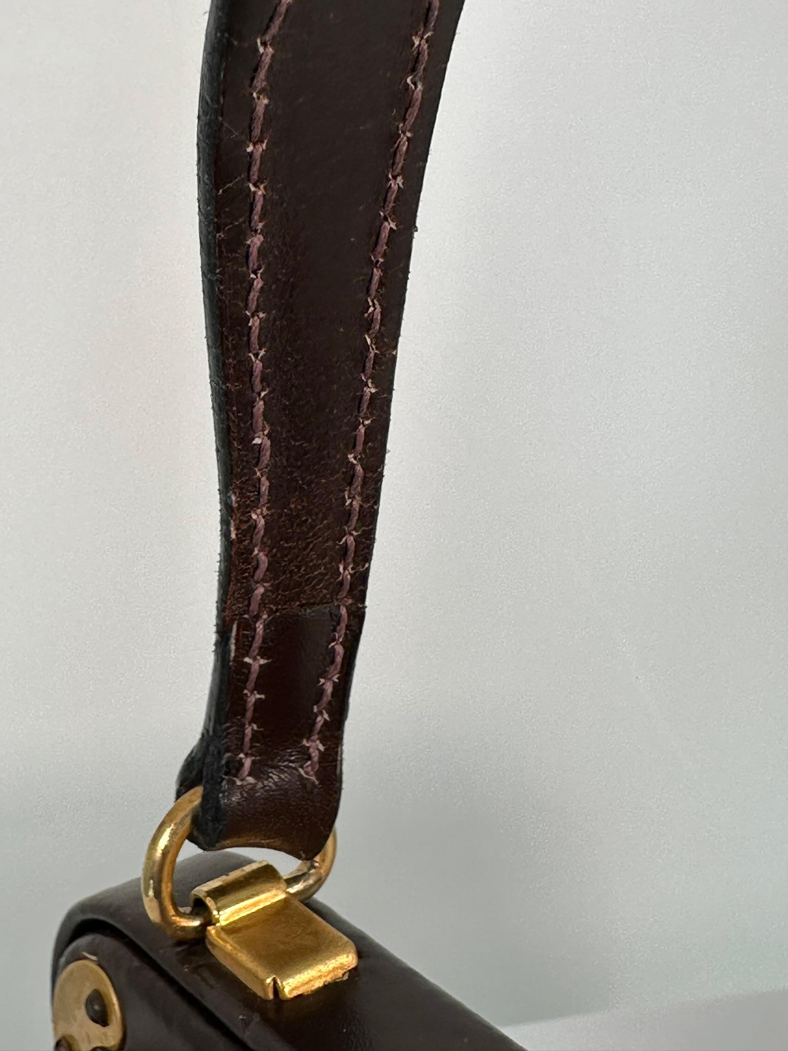 Bolso Vintage Lederer de Cuero Marrón Estructurado con Reloj y Herrajes Dorados 2