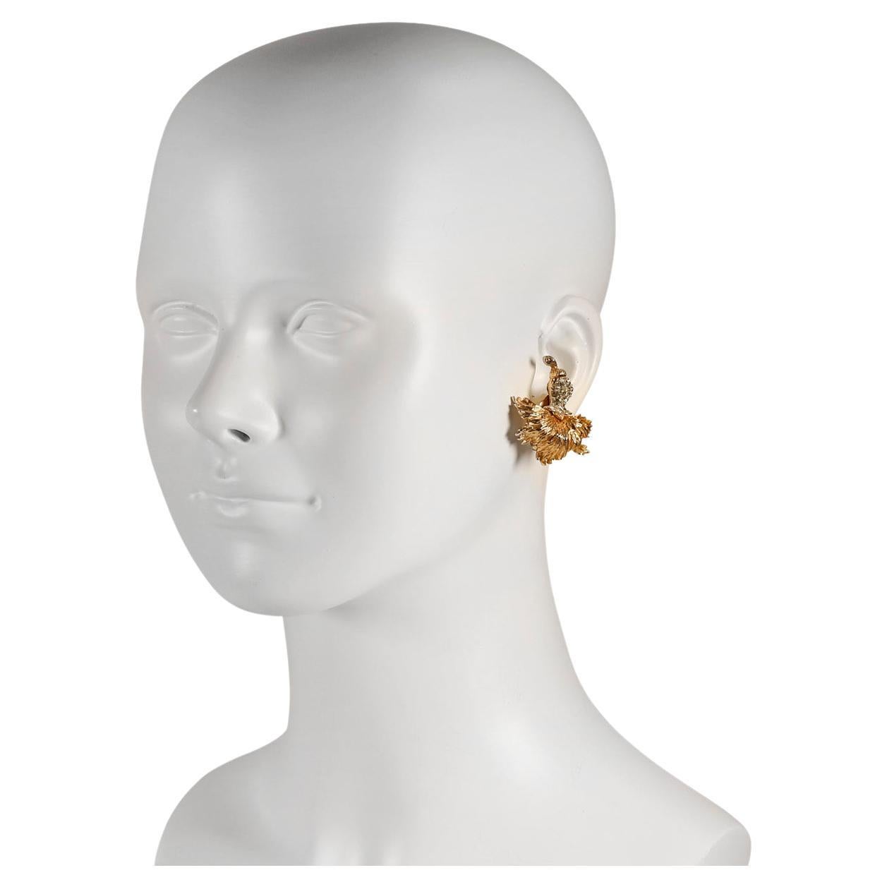 Vintage Ledo God Tone with Clear Stones Leaf Earrings. Textured and 3D.   Clip On. Dare I say it reminds me of Buccellati.