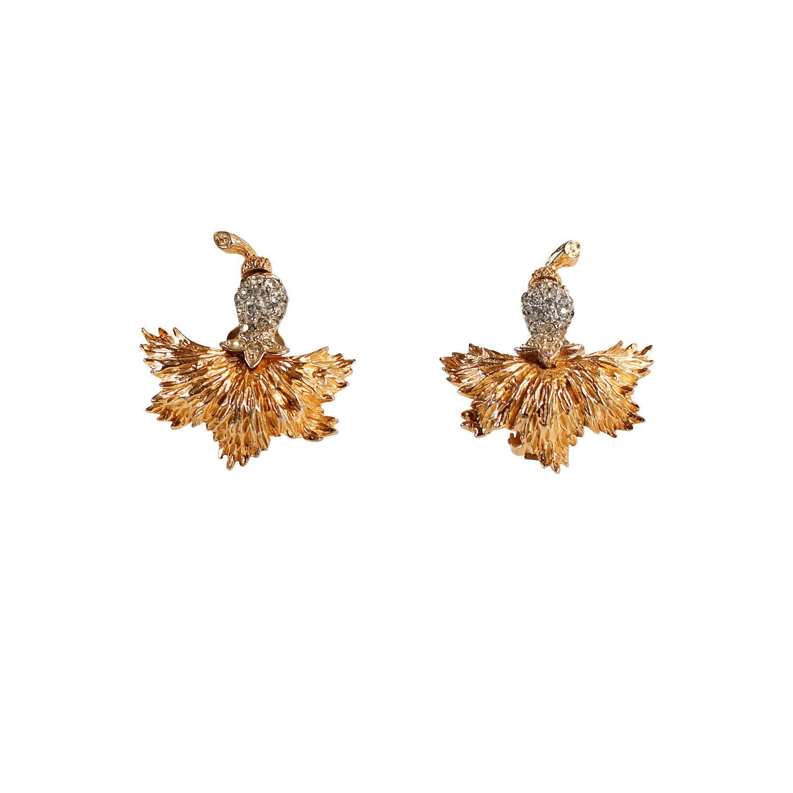 Moderne Vintage Ledo God Tone with Clear Stones Leaf Earrings Circa 1960s en vente