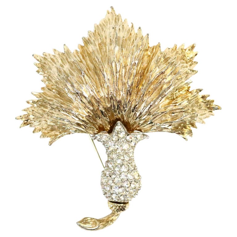 Vintage Ledo Gold Tone with Diamante Leaf Brooch, Circa 1960s For Sale