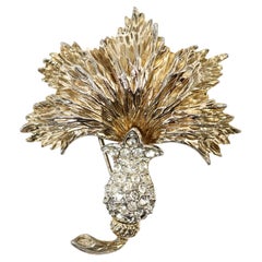 Spilla Ledo vintage in tonalità oro con foglie di diamante, anni '60 circa