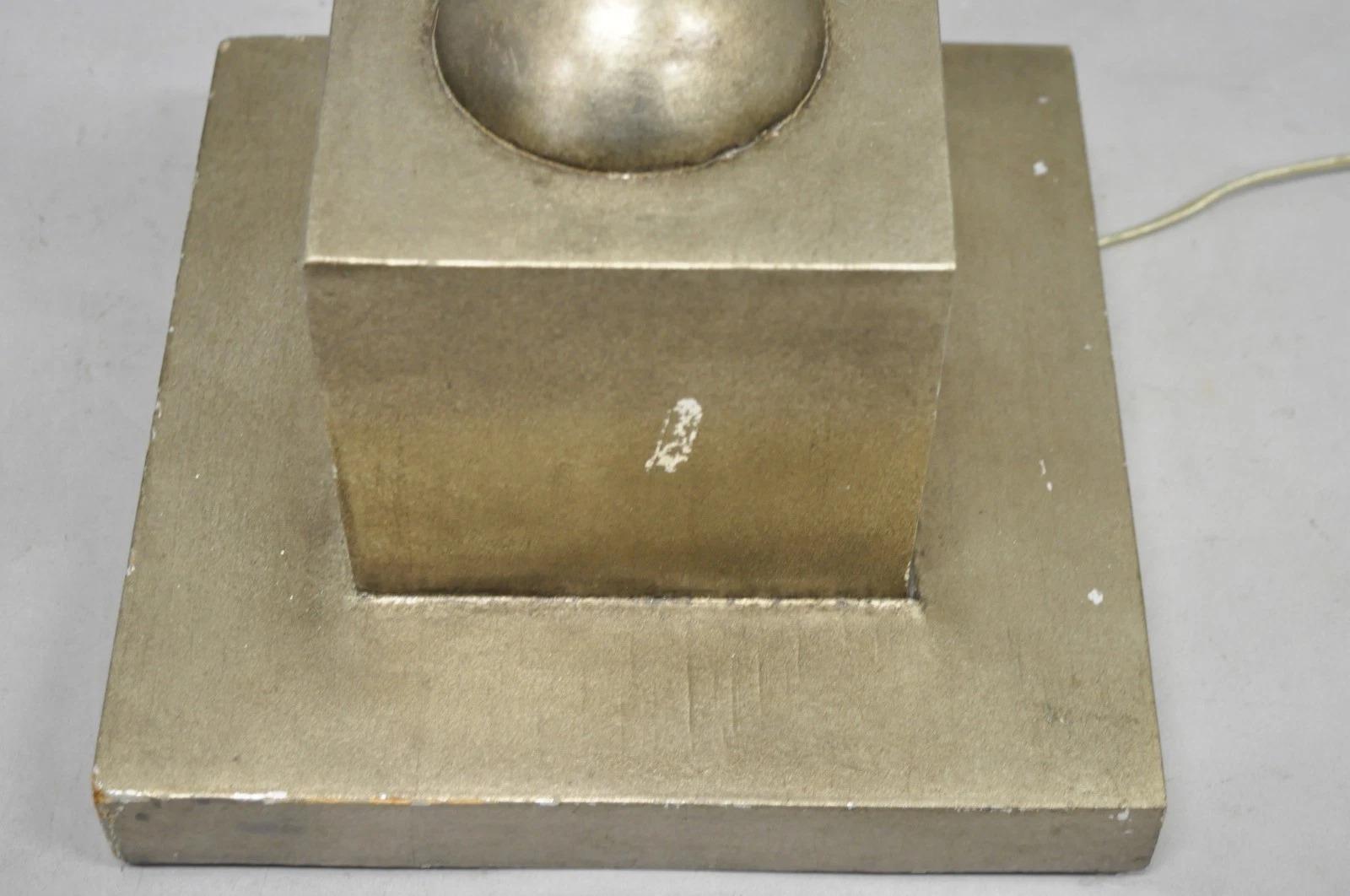 Vintage Leeazanne Lámpara de Pie Rascacielos Cónica de Metal Estilo Art Decó Postmoderno en venta 9