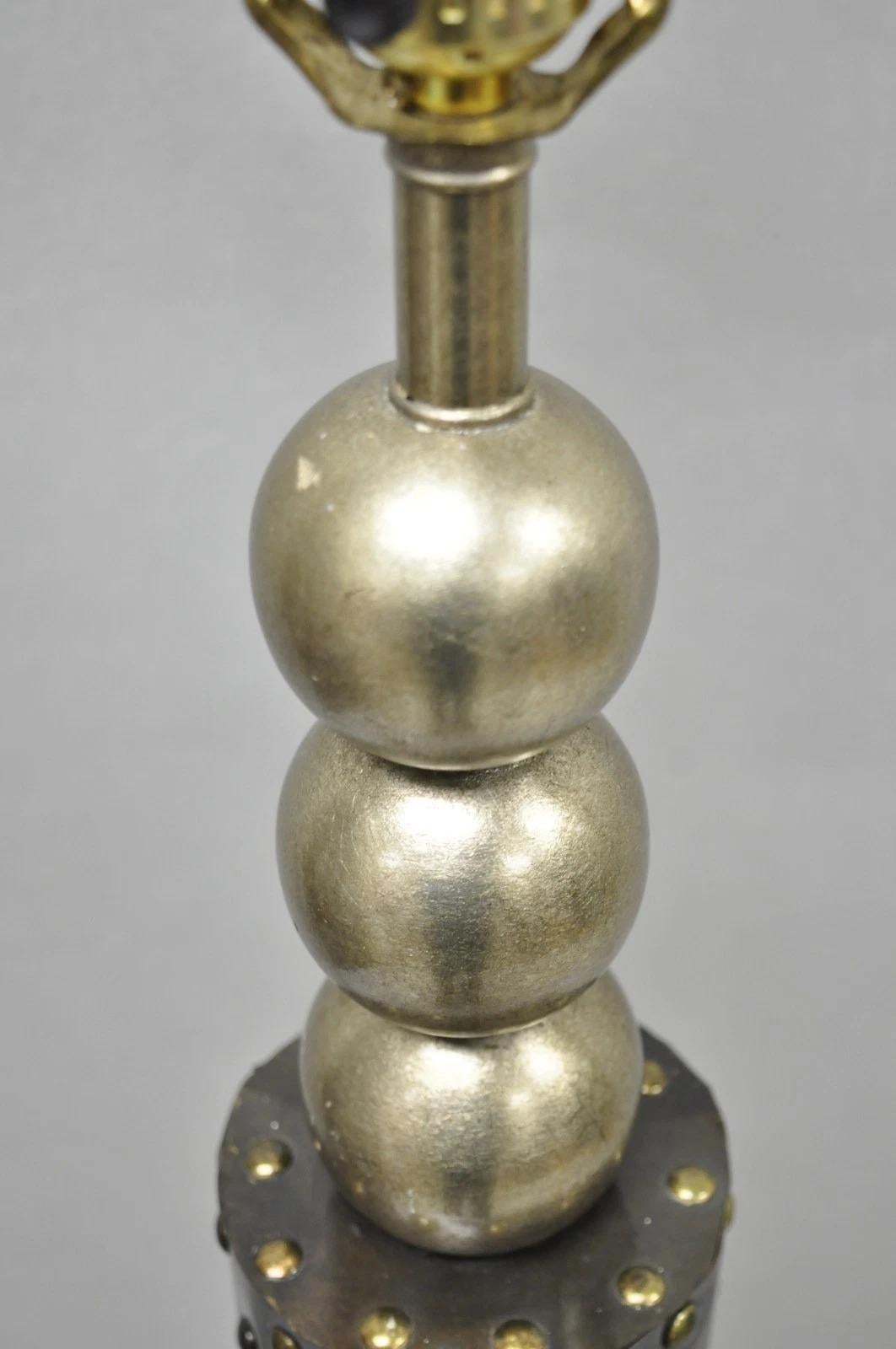 Vintage Leeazanne Lámpara de Pie Rascacielos Cónica de Metal Estilo Art Decó Postmoderno en venta 4