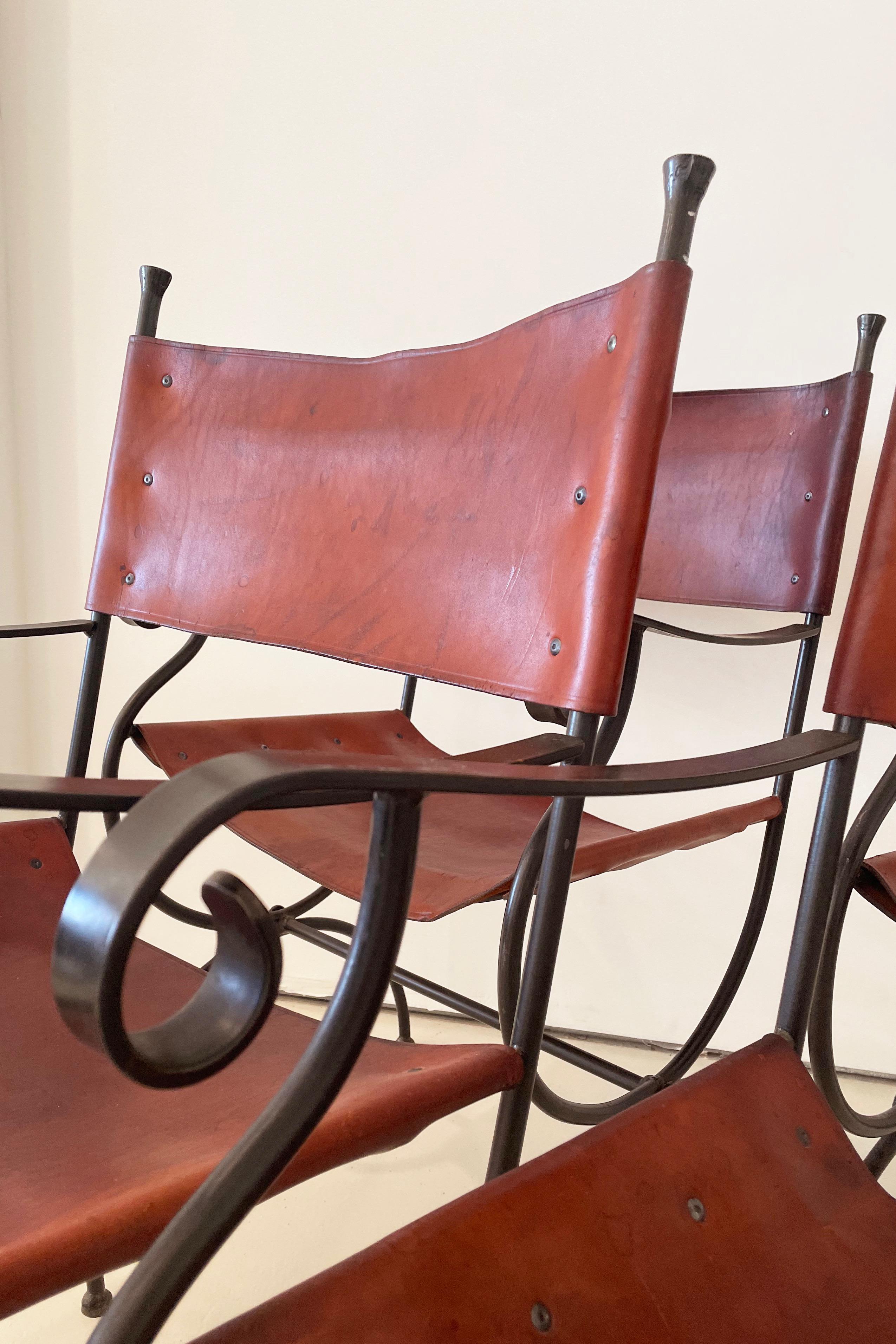 Forgé Chaises de salle à manger vintage Legacy en fer et cuir par Charleston Forge, ensemble de 4 pièces en vente