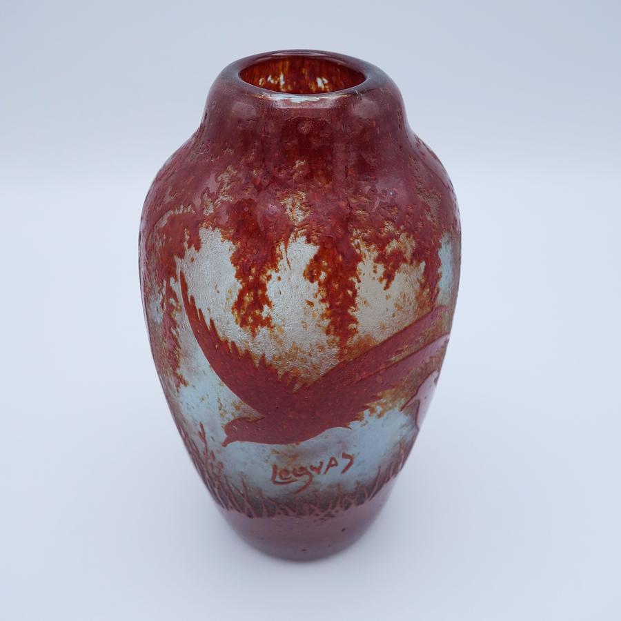 Français Vase en verre d'art vintage Legras avec camée d'oiseaux faisans gravés, France 1925
