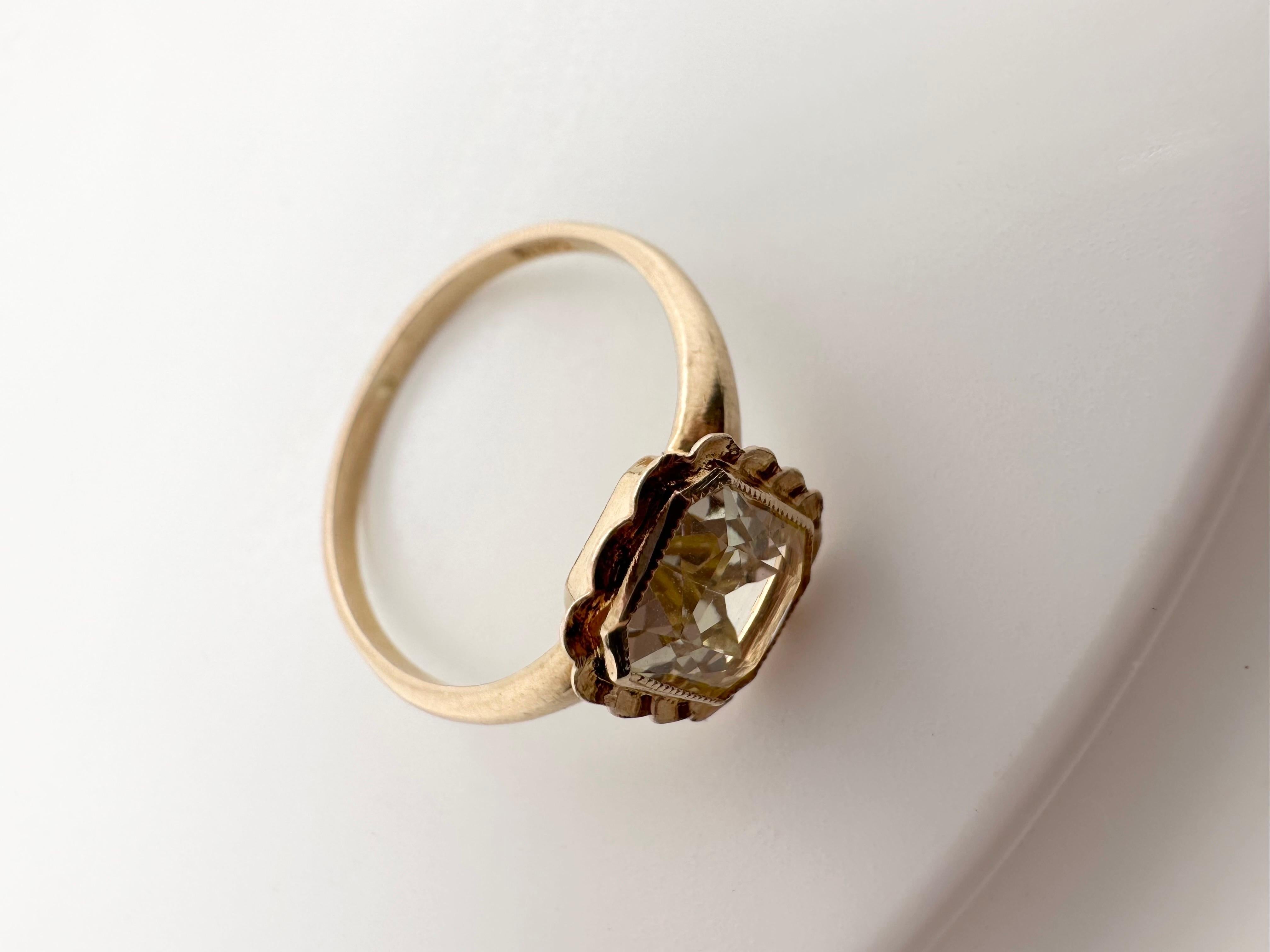 Vintage lemon quartz ring 14KT gold  In Excellent Condition For Sale In Boca Raton, FL