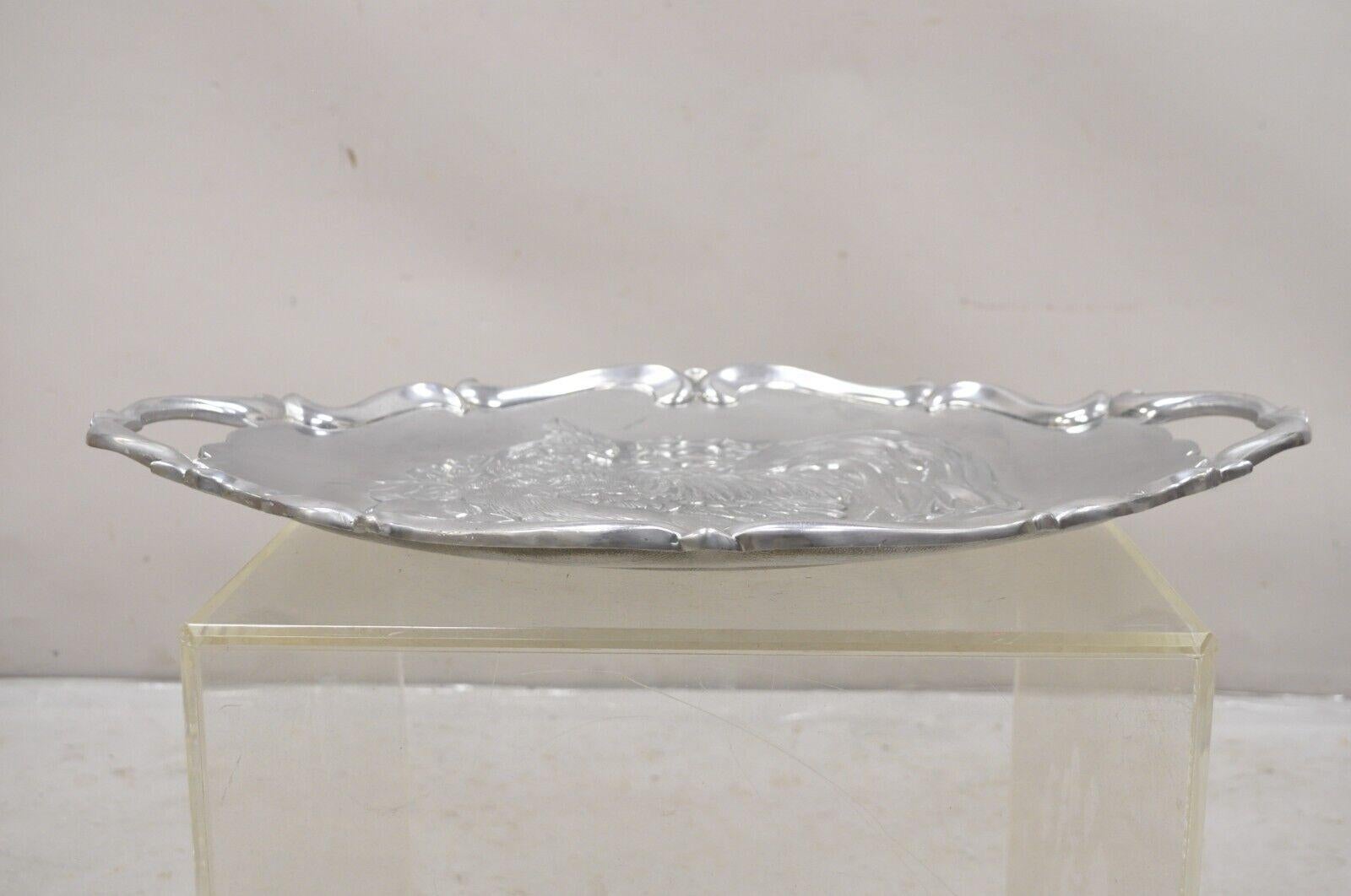 Vintage Lenox Retired Large Rooster Metal Holiday Serving Platter Tray.  Vers la fin du 20e siècle. Dimensions : 2