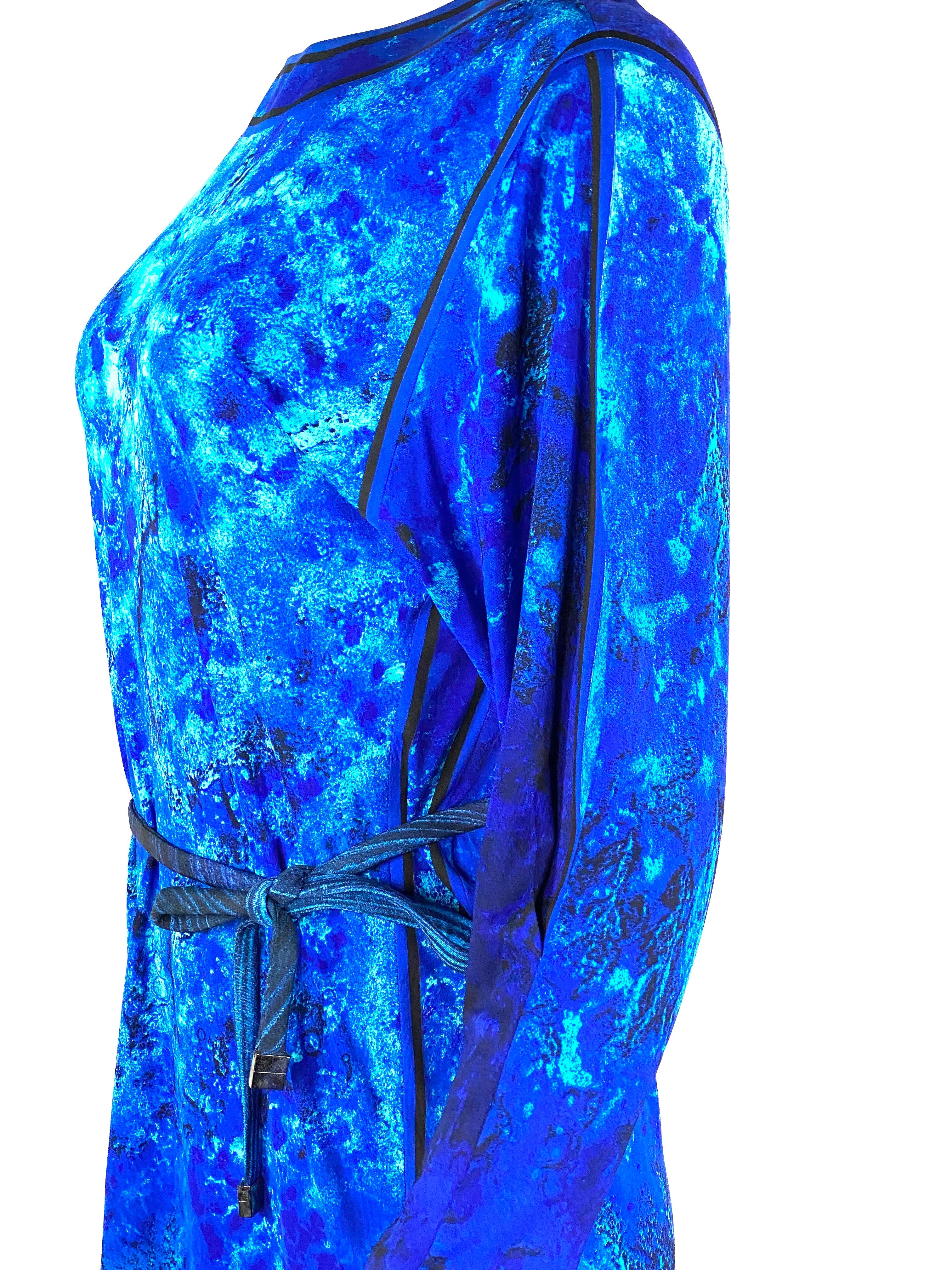 Vintage LEONARD Paris Blue Aqua Vestito midi a maniche lunghe con cintura in vendita 1