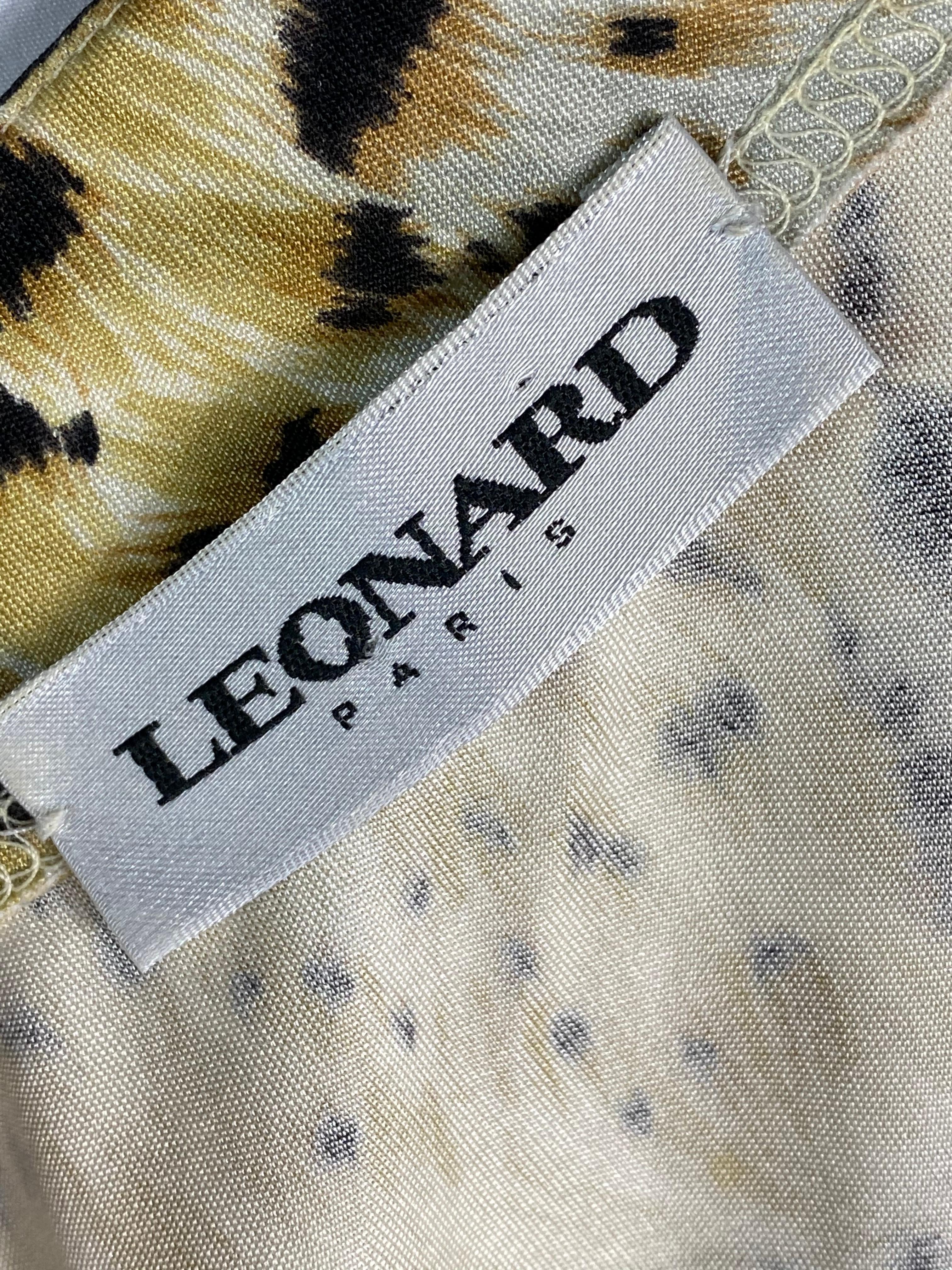 Women's Vintage LEONARD Paris Silk Leopard V Neck Long Sleeve Top Size 38  For Sale