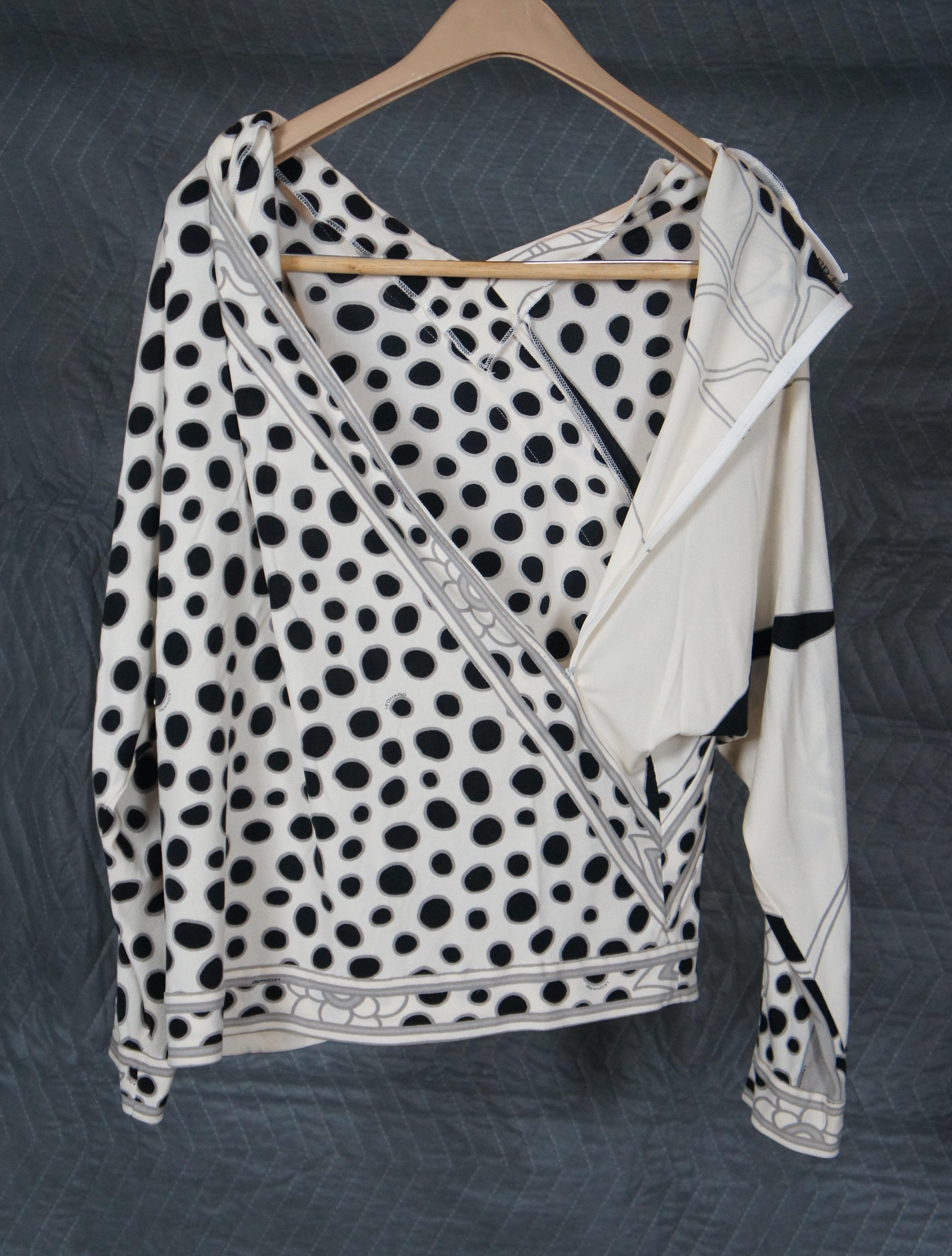 Vintage Leonard Studio Paris France Cross Zip Black & White Spotted Blouse In Good Condition For Sale In Dayton, OH