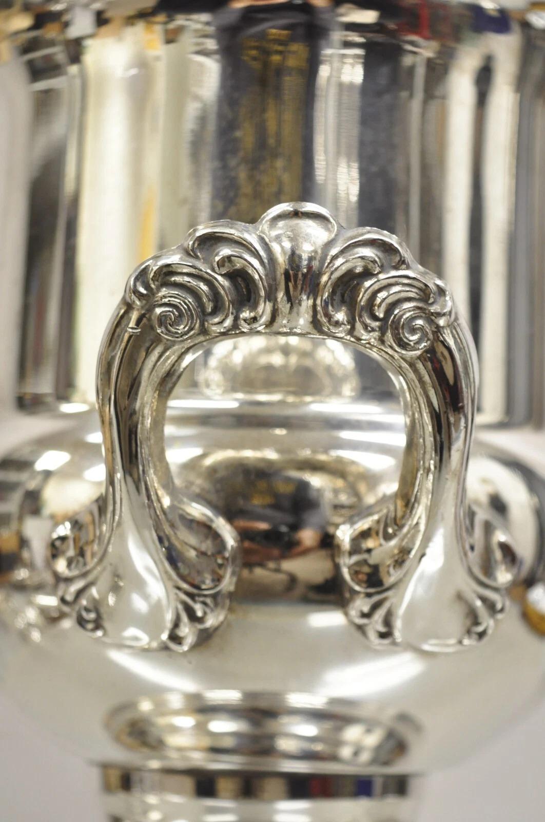 Vittoriano Vintage A. Silver Coppa trofeo placcata d'argento Secchiello per ghiaccio refrigerante per champagne in vendita