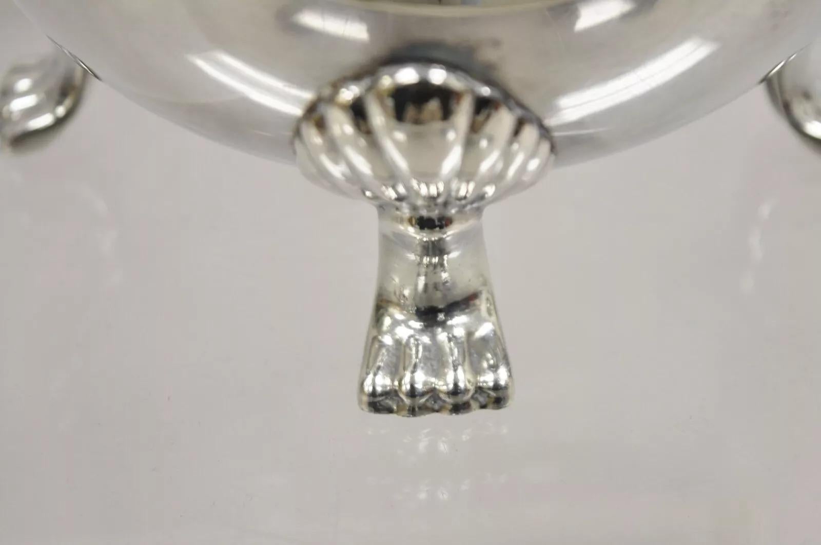 Jarra de agua con pie vintage Leonard de estilo victoriano bañada en plata bulbosa en Bueno estado para la venta en Philadelphia, PA