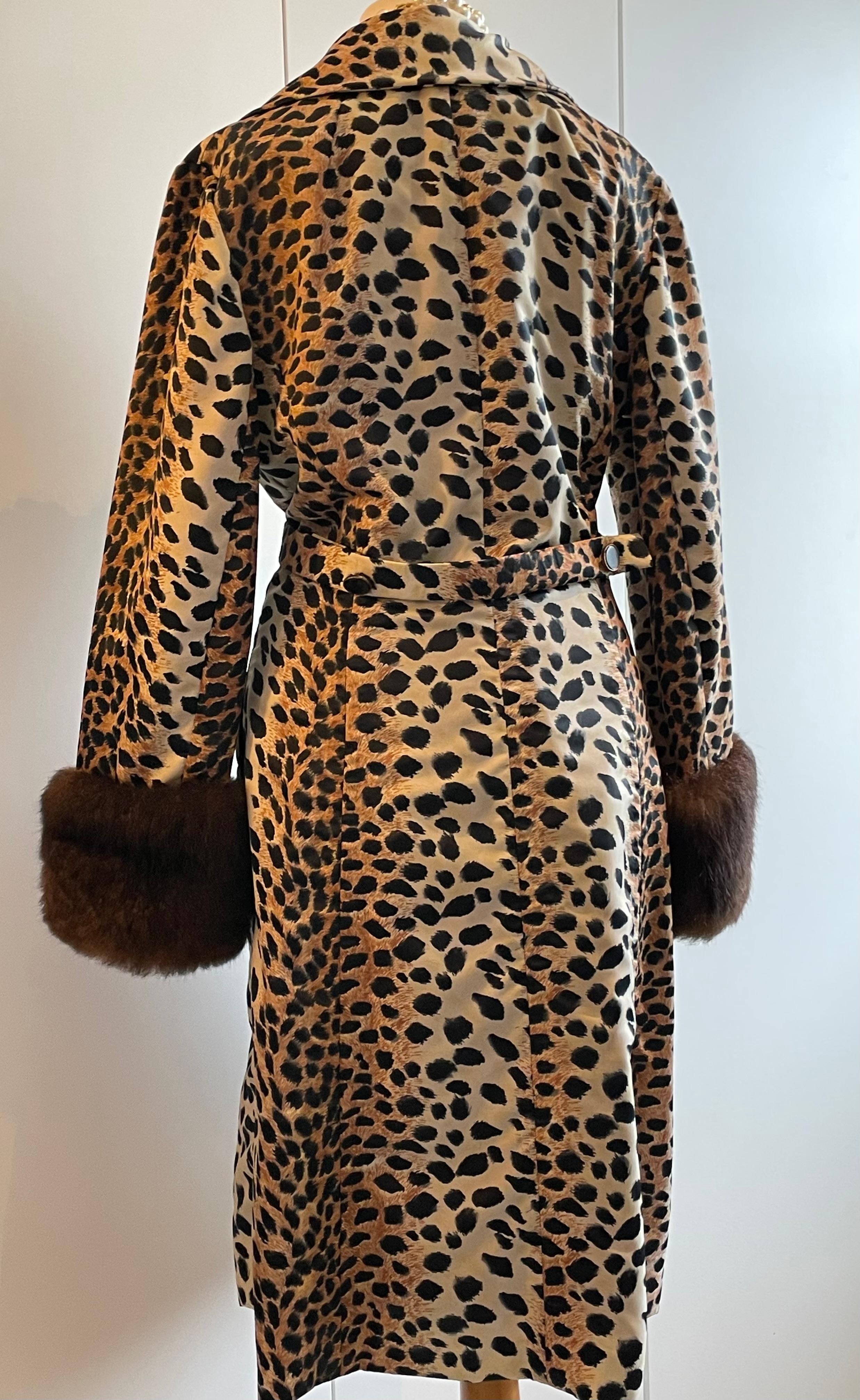 Vintage Leopard Print Coat Fox Fur Cuffs Sleeves C.1970s For Sale 3