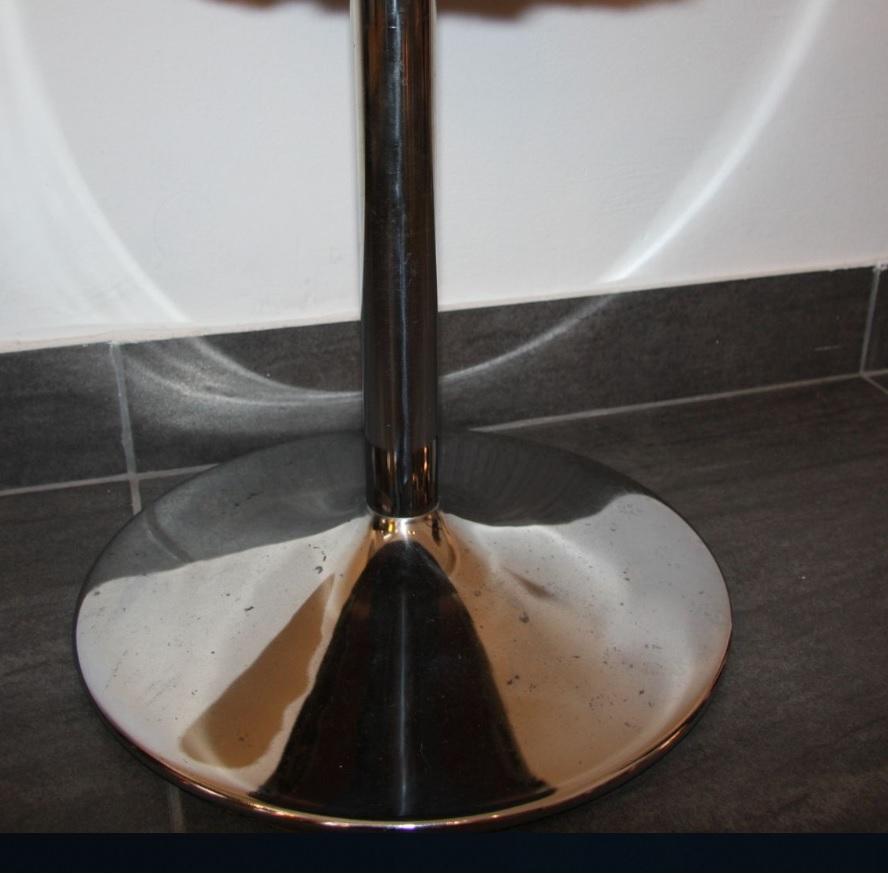 Beautiful vintage swivel stool.
 