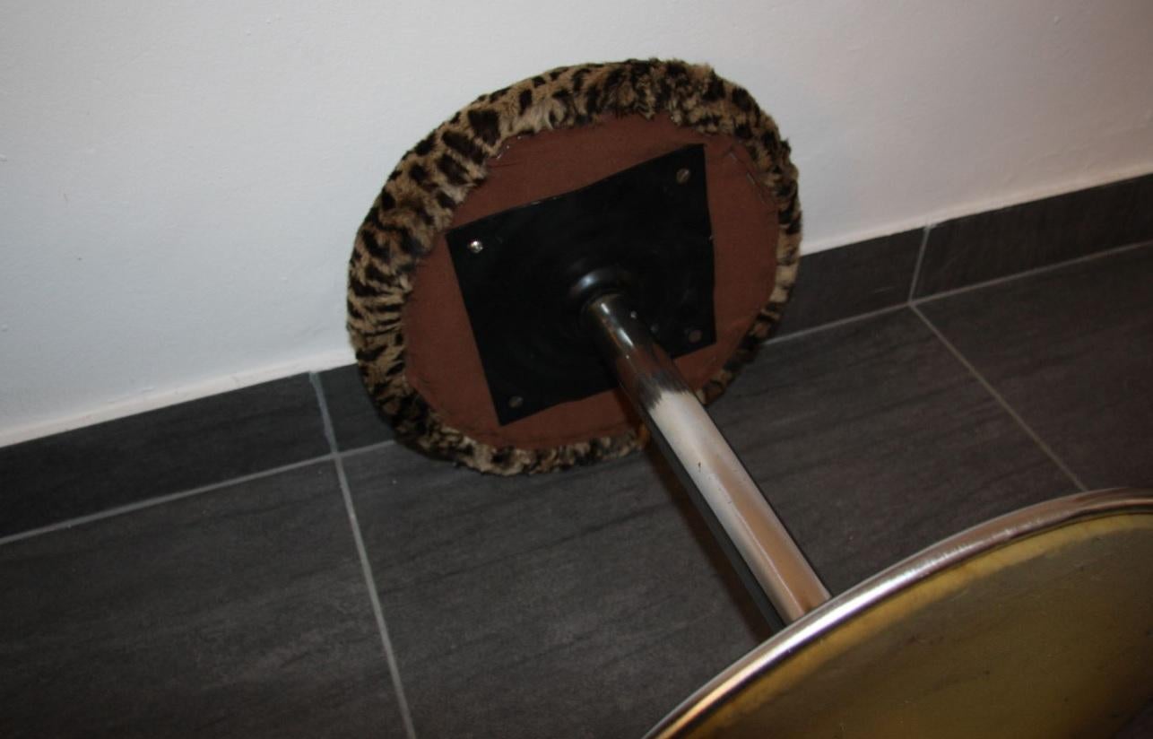 Vintage Leopard Print Swivel Stool In Good Condition For Sale In Vienna, Vienna